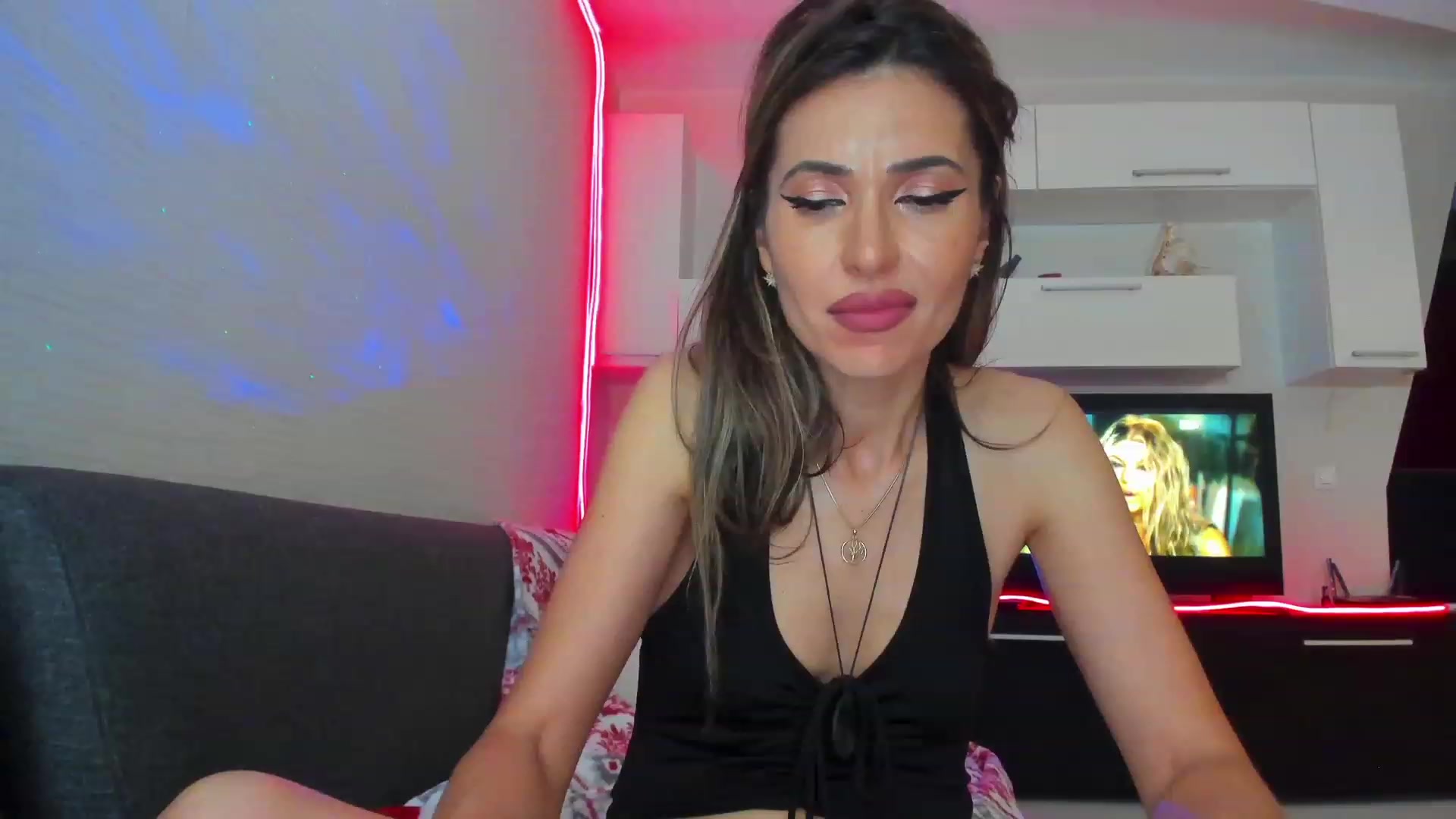 Gallery image thumbnail from SmileyTinaa's myfreecams stream on, 06/10/2023, 05:38 image 7 of 20
