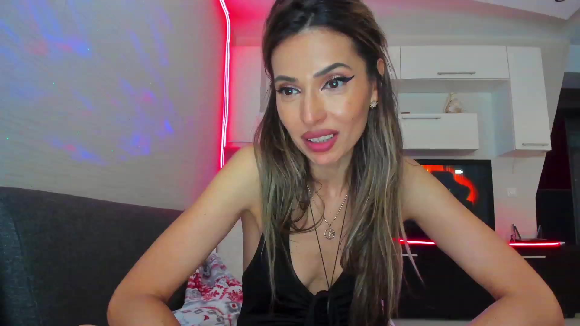 Gallery image thumbnail from SmileyTinaa's myfreecams stream on, 06/10/2023, 05:38 image 9 of 20