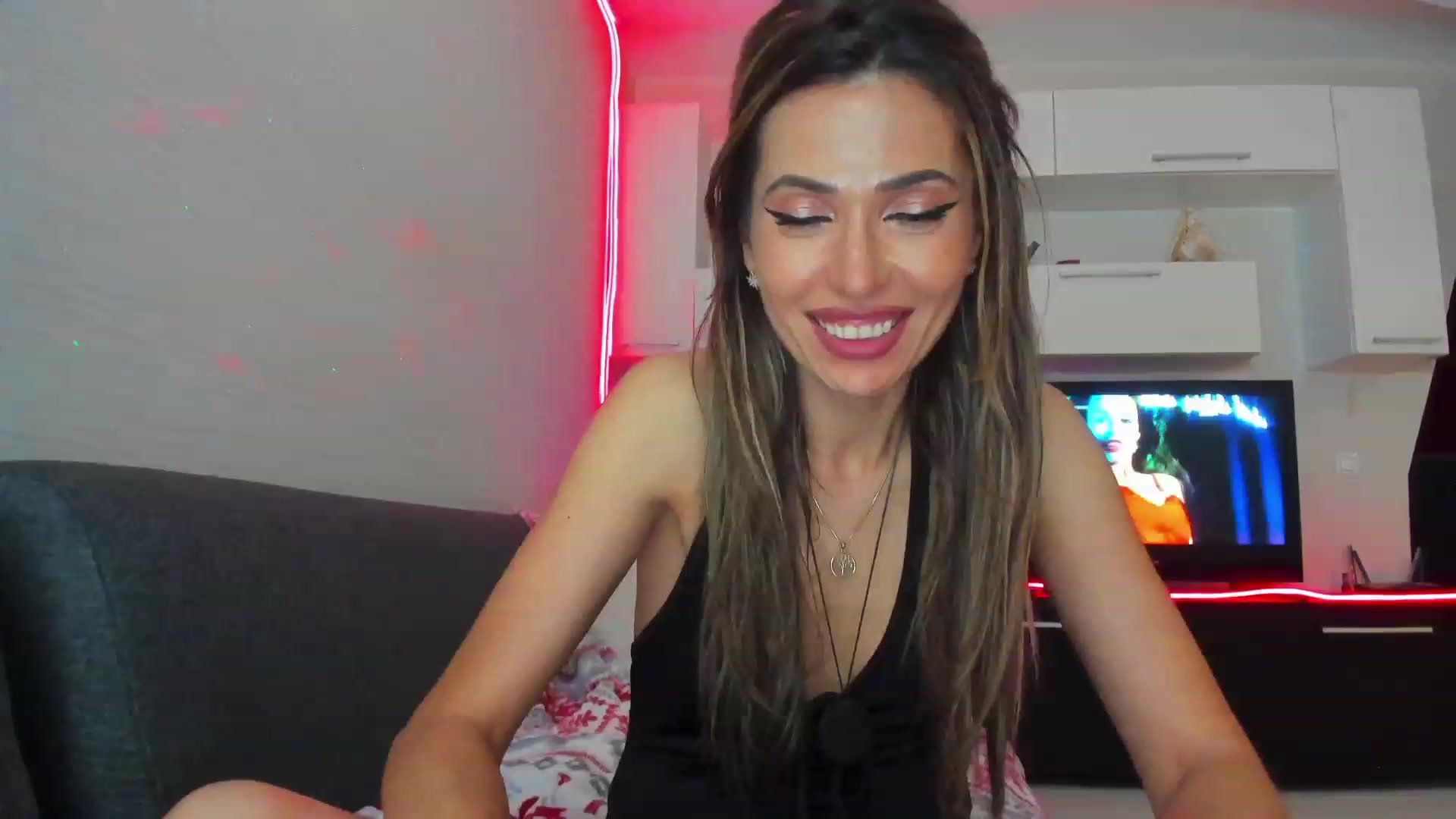 Gallery image thumbnail from SmileyTinaa's myfreecams stream on, 06/10/2023, 05:38 image 11 of 20