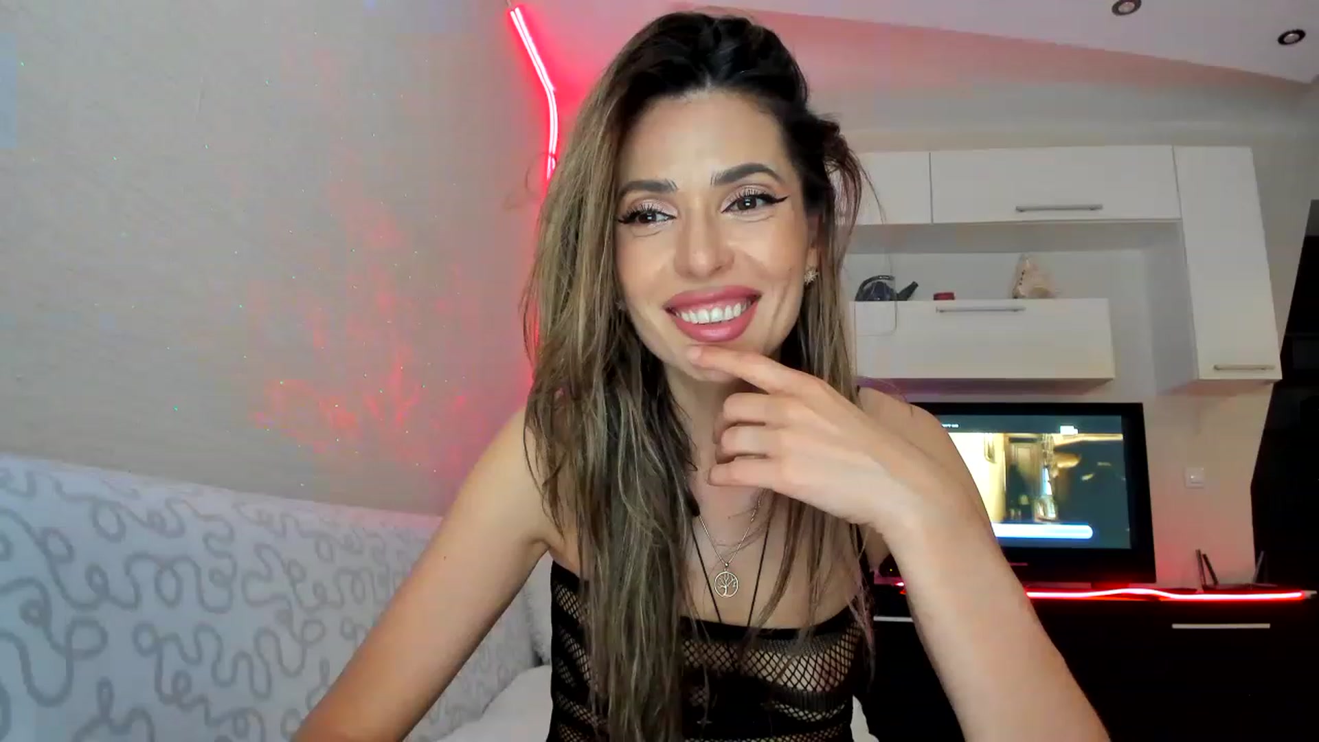 Gallery image thumbnail from SmileyTinaa's myfreecams stream on, 06/15/2023, 24:57 image 12 of 20