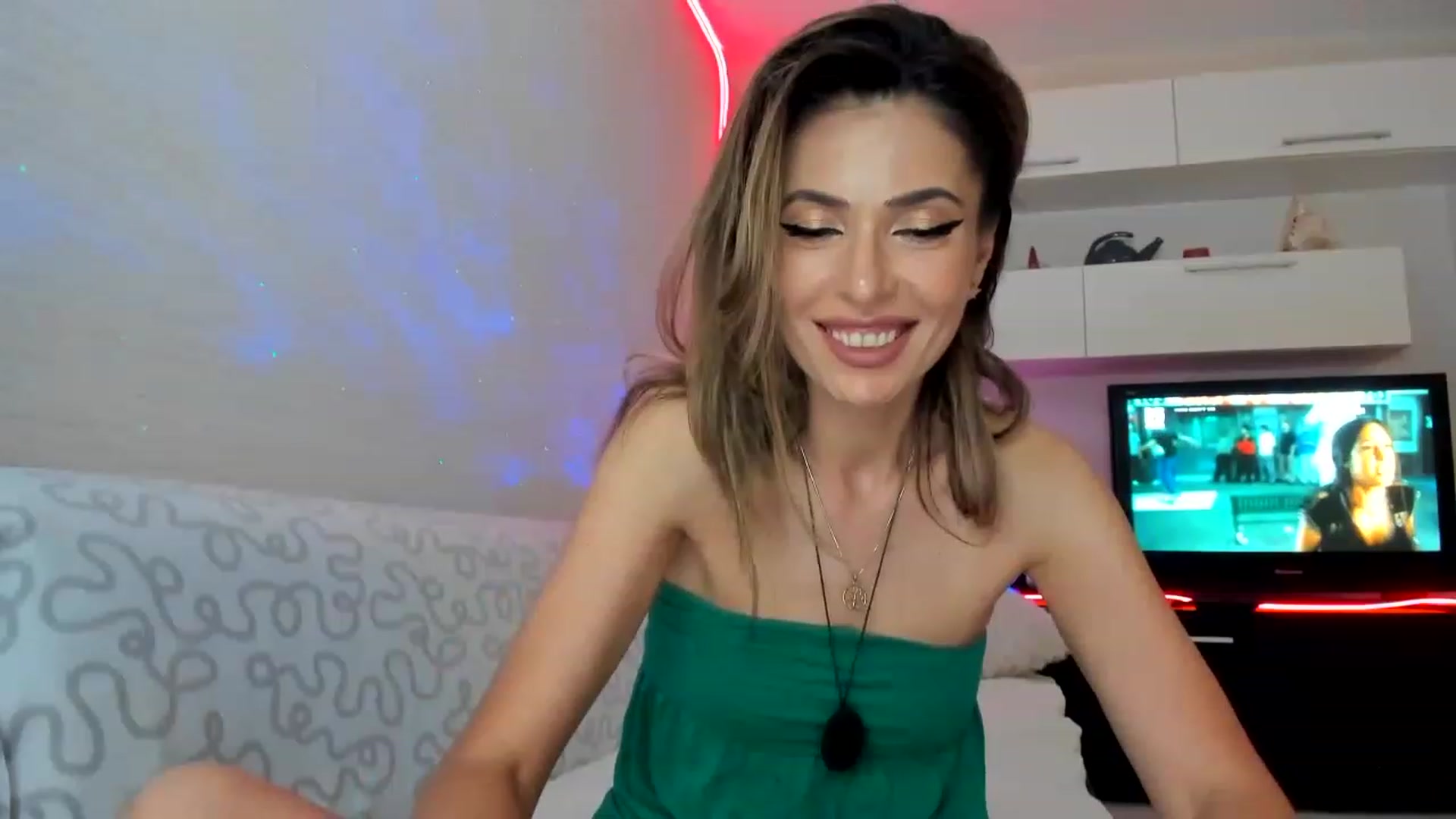 Gallery image thumbnail from SmileyTinaa's myfreecams stream on, 06/15/2023, 22:40 image 11 of 20