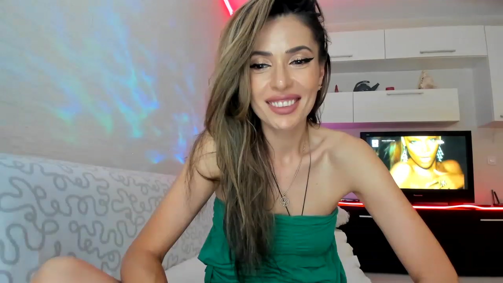 Gallery image thumbnail from SmileyTinaa's myfreecams stream on, 06/15/2023, 23:05 image 7 of 20