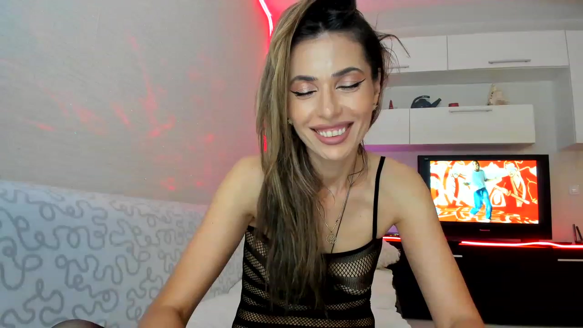 Gallery image thumbnail from SmileyTinaa's myfreecams stream on, 06/16/2023, 22:47 image 17 of 20