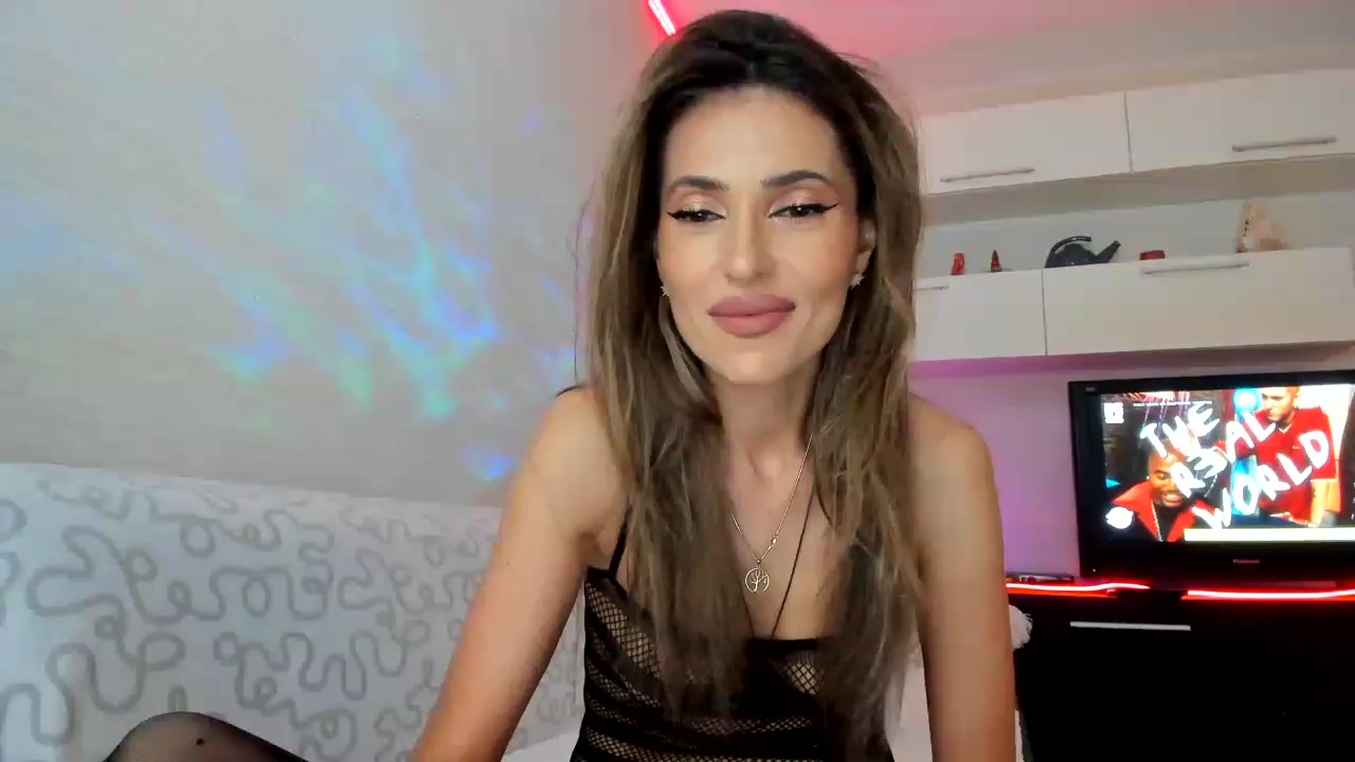 Gallery image thumbnail from SmileyTinaa's myfreecams stream on, 06/16/2023, 22:47 image 2 of 20