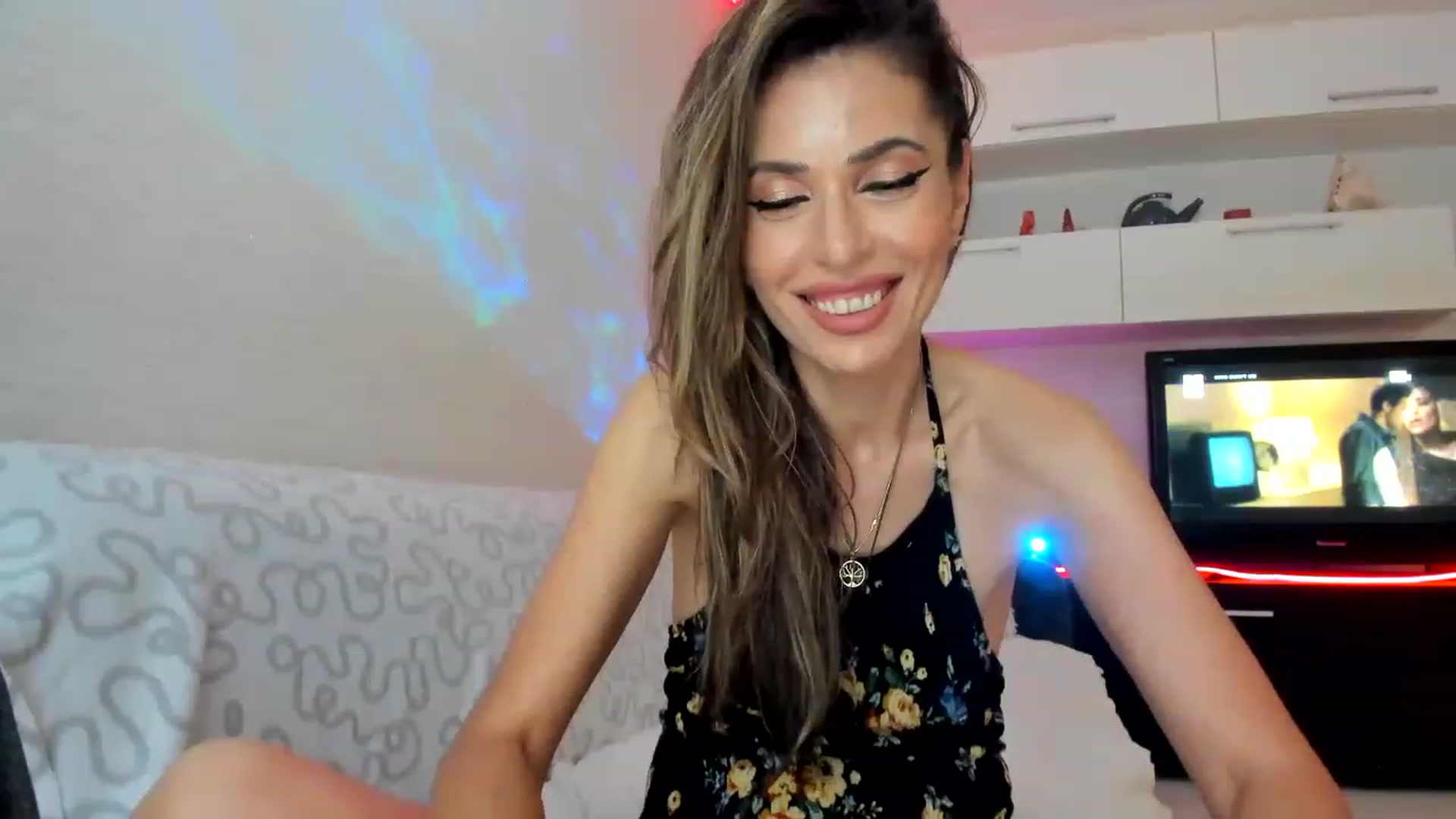 Gallery image thumbnail from SmileyTinaa's myfreecams stream on, 06/19/2023, 23:17 image 11 of 20