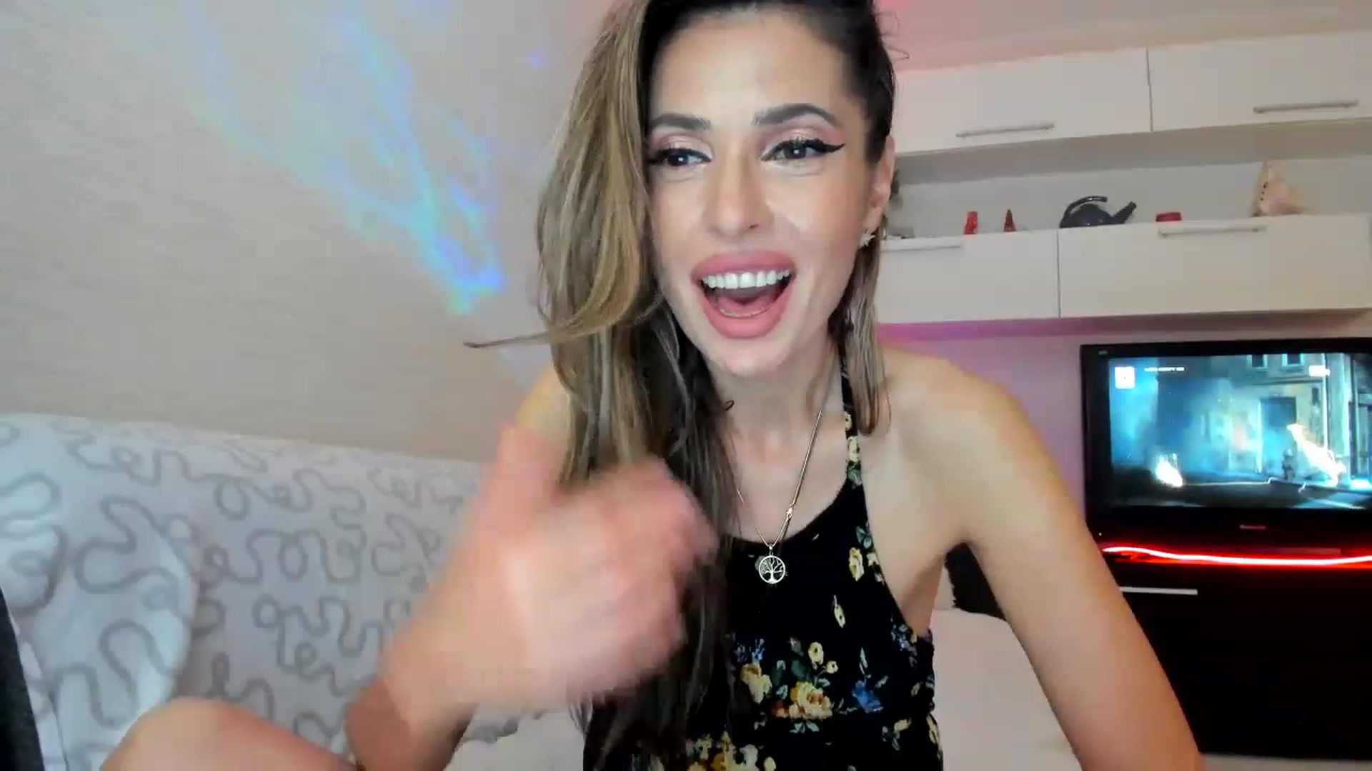 Gallery image thumbnail from SmileyTinaa's myfreecams stream on, 06/19/2023, 23:17 image 19 of 20