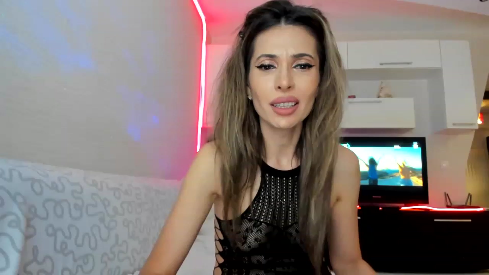 Gallery image thumbnail from SmileyTinaa's myfreecams stream on, 06/20/2023, 23:24 image 12 of 20