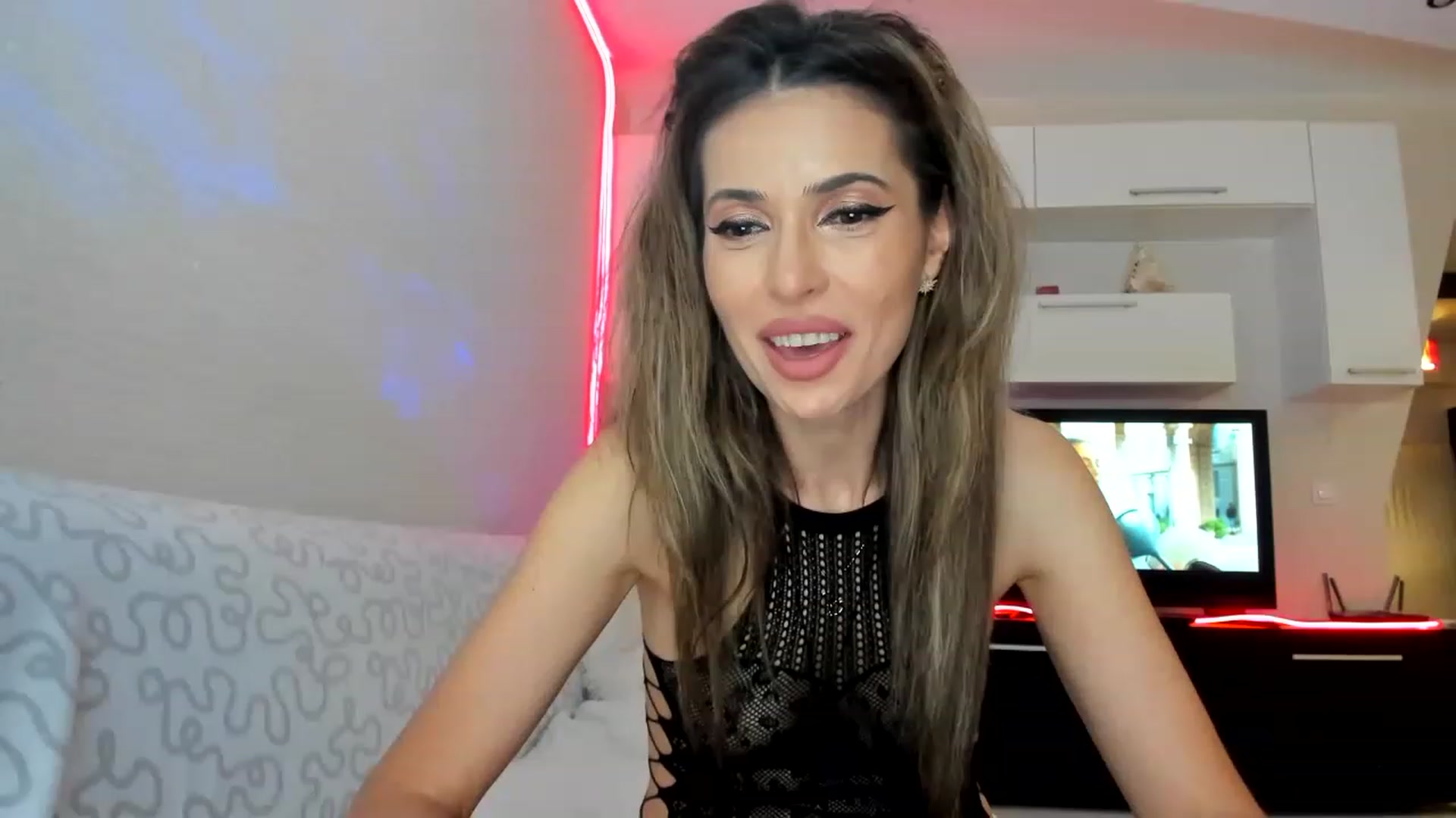 Gallery image thumbnail from SmileyTinaa's myfreecams stream on, 06/20/2023, 23:24 image 13 of 20