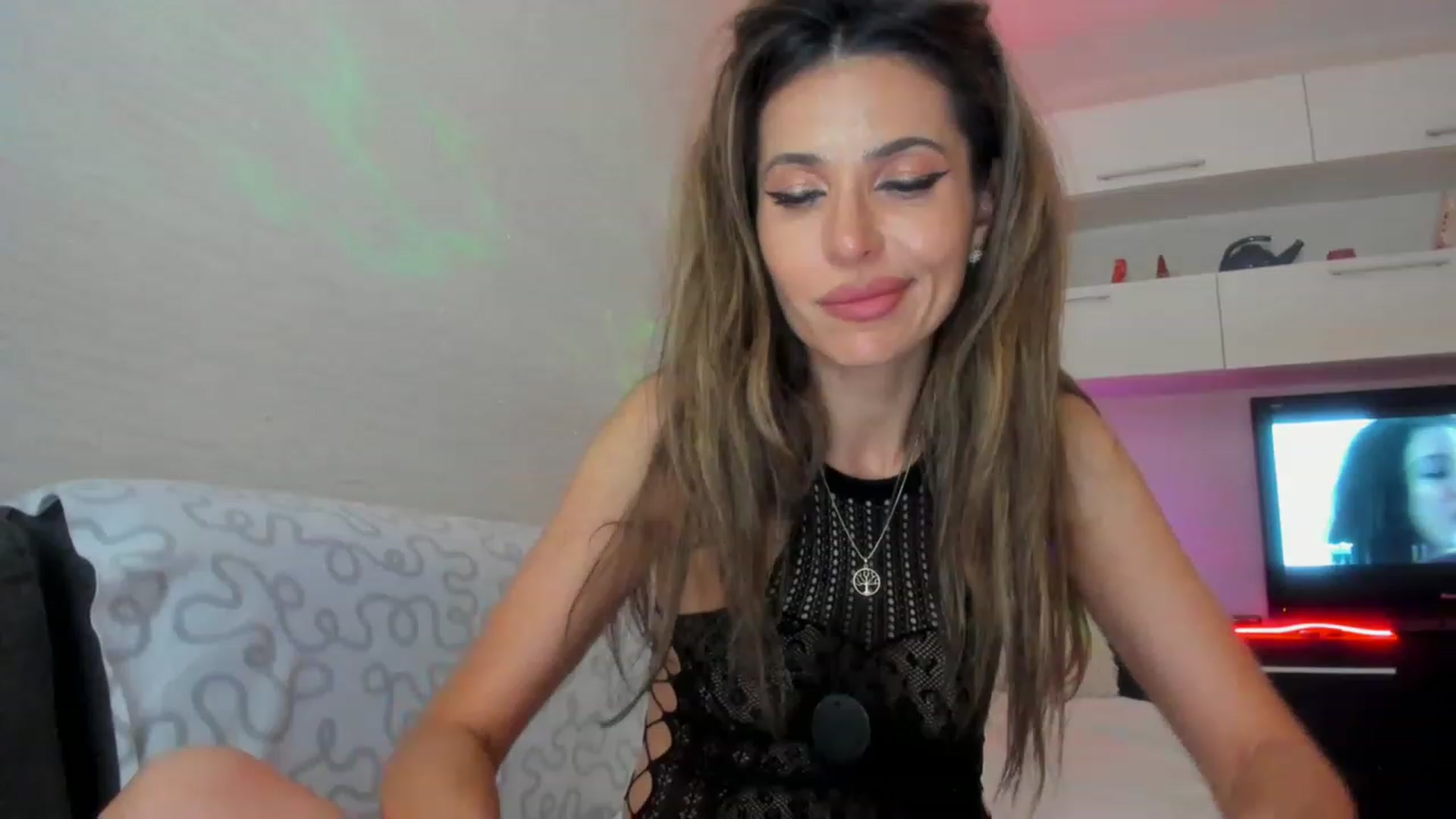 Gallery image thumbnail from SmileyTinaa's myfreecams stream on, 06/21/2023, 05:24 image 17 of 20