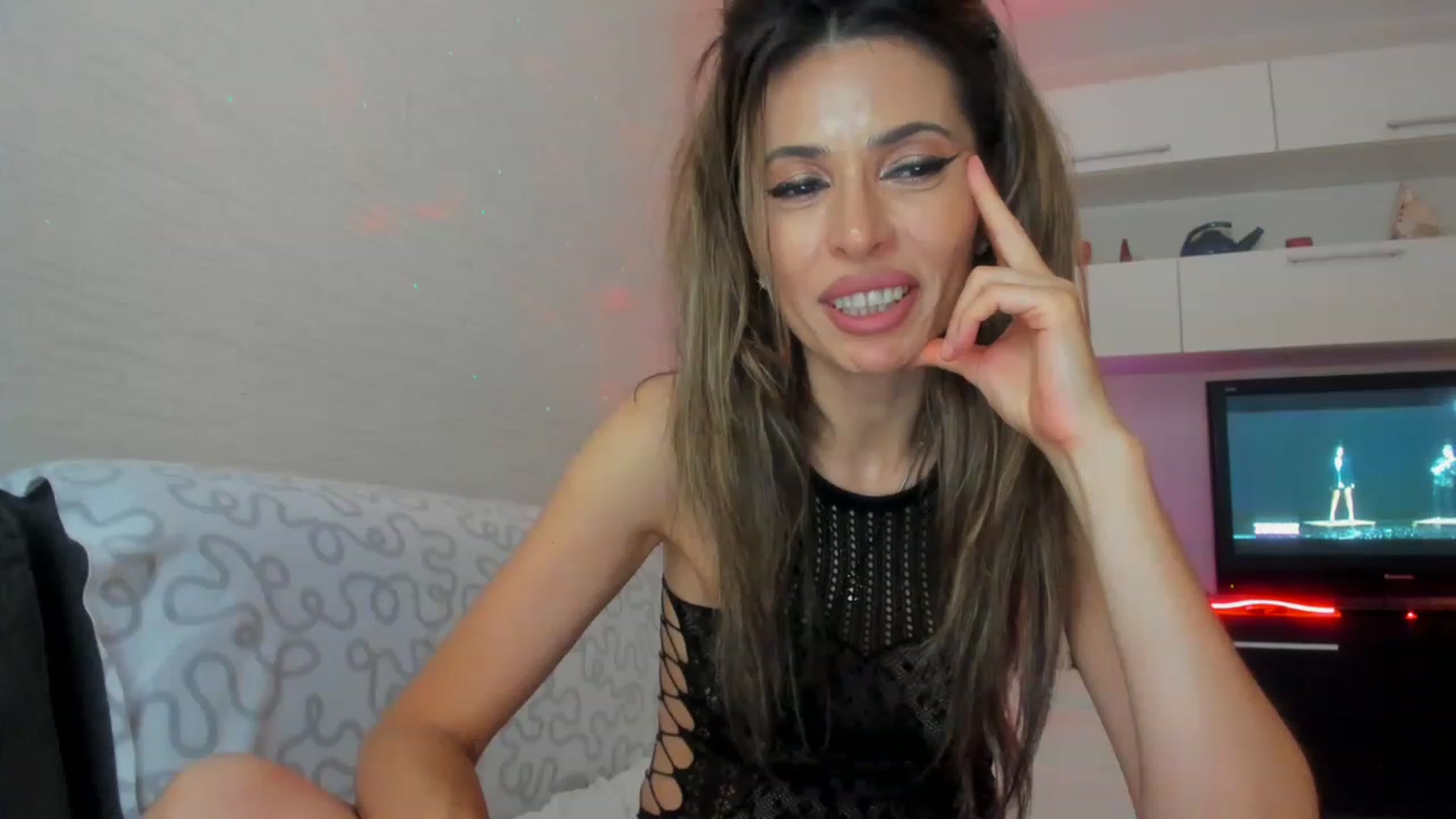 Gallery image thumbnail from SmileyTinaa's myfreecams stream on, 06/21/2023, 05:24 image 2 of 20
