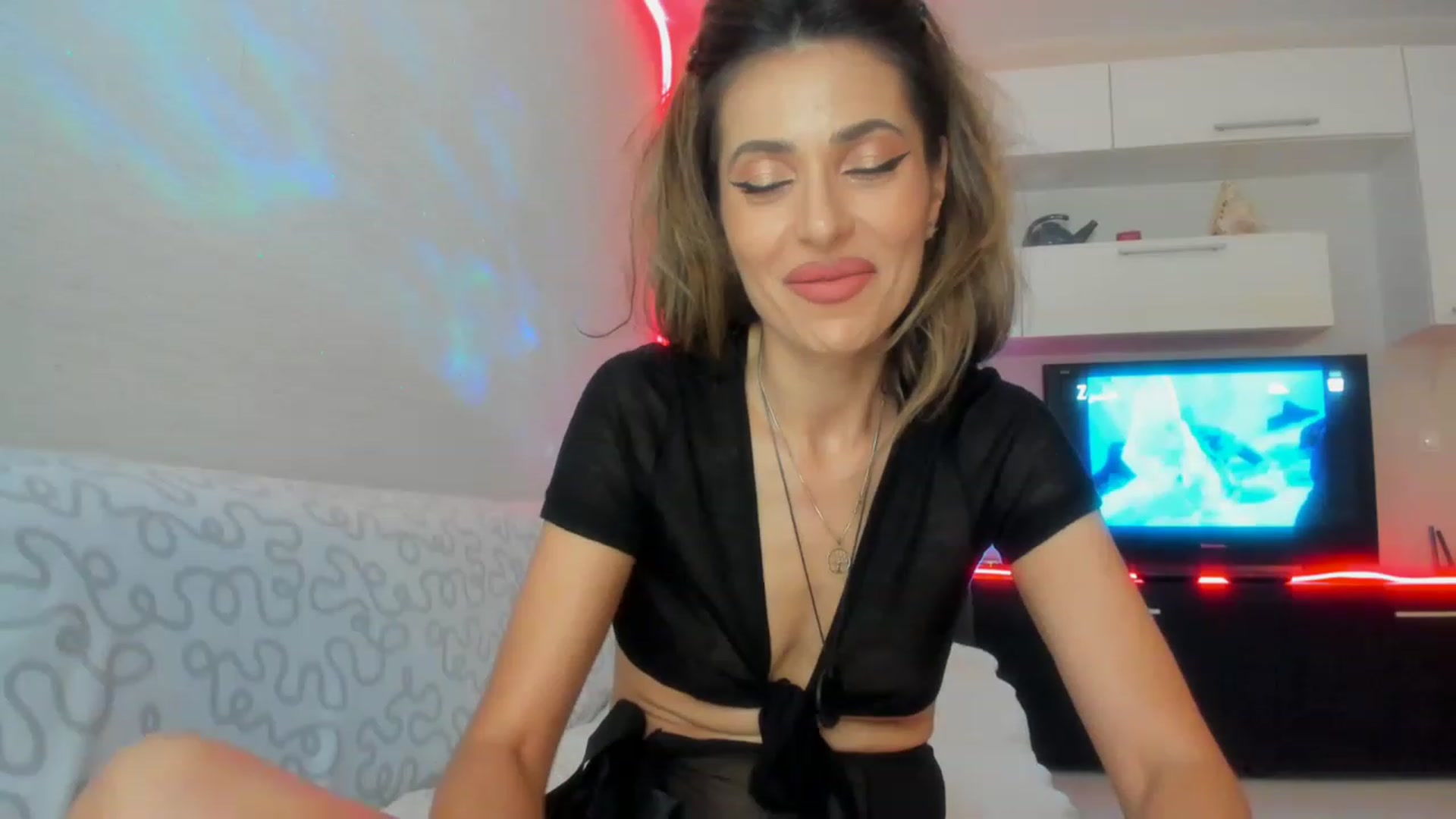 Gallery image thumbnail from SmileyTinaa's myfreecams stream on, 06/21/2023, 23:05 image 1 of 20