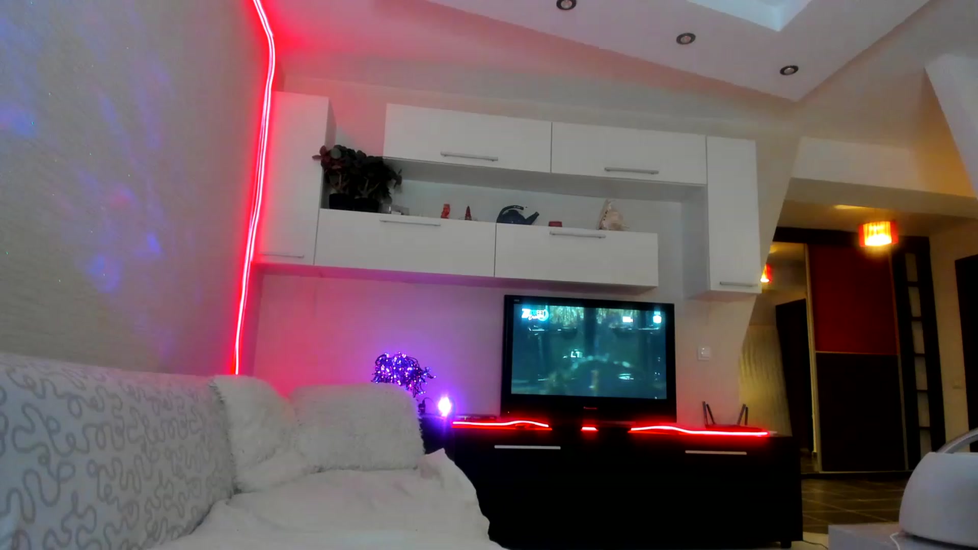 Gallery image thumbnail from SmileyTinaa's myfreecams stream on, 06/21/2023, 23:05 image 18 of 20