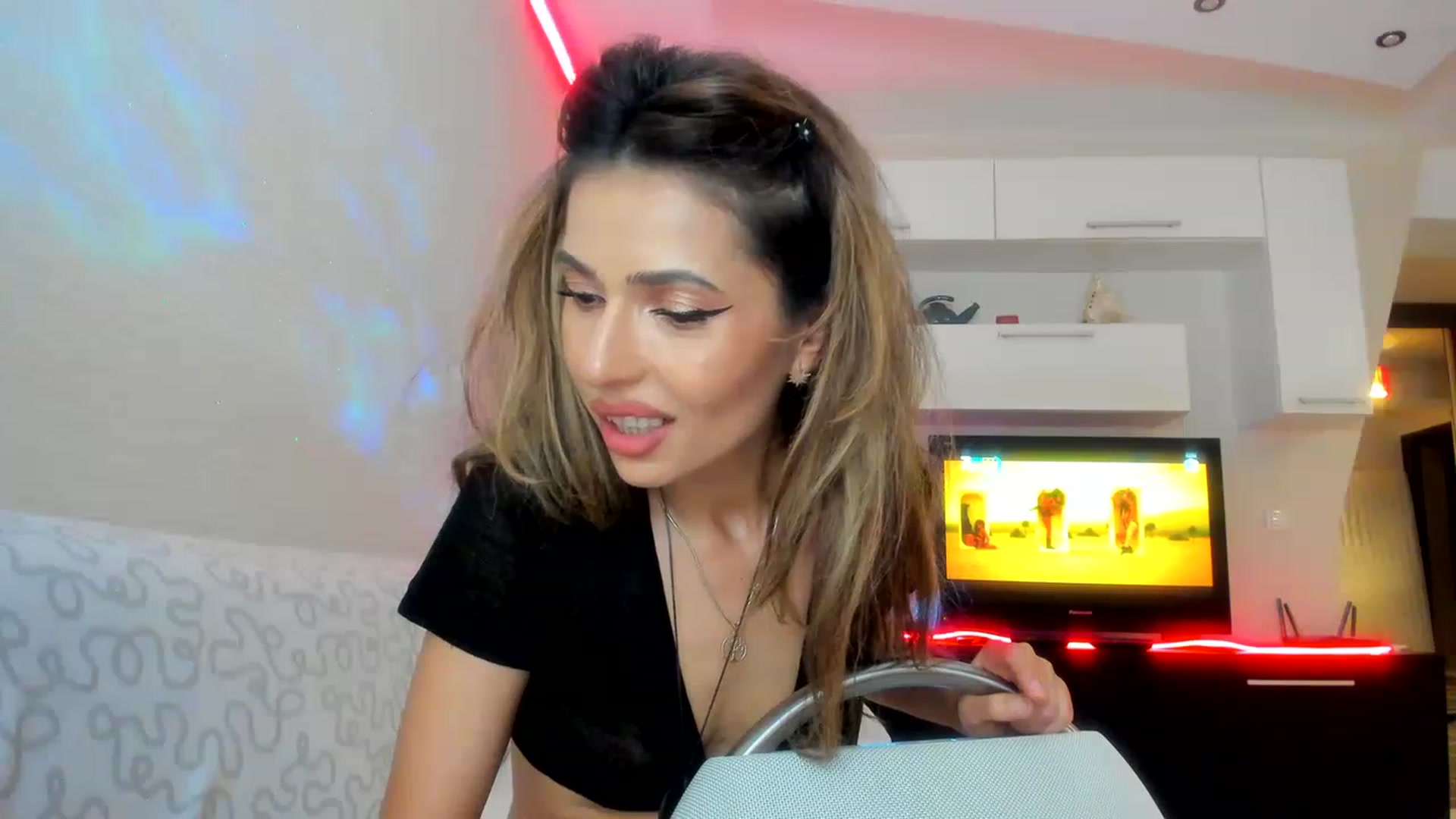 Gallery image thumbnail from SmileyTinaa's myfreecams stream on, 06/21/2023, 23:05 image 19 of 20