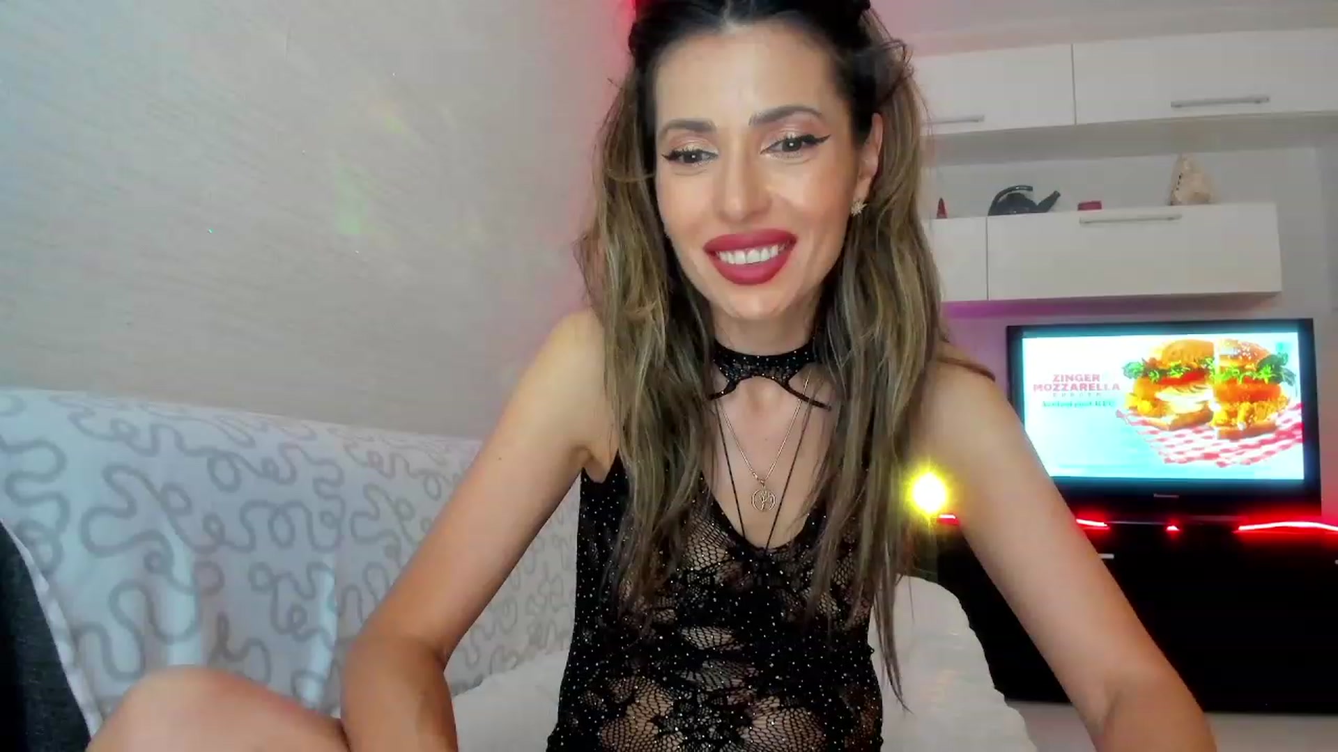 Gallery image thumbnail from SmileyTinaa's myfreecams stream on, 06/22/2023, 23:17 image 17 of 20