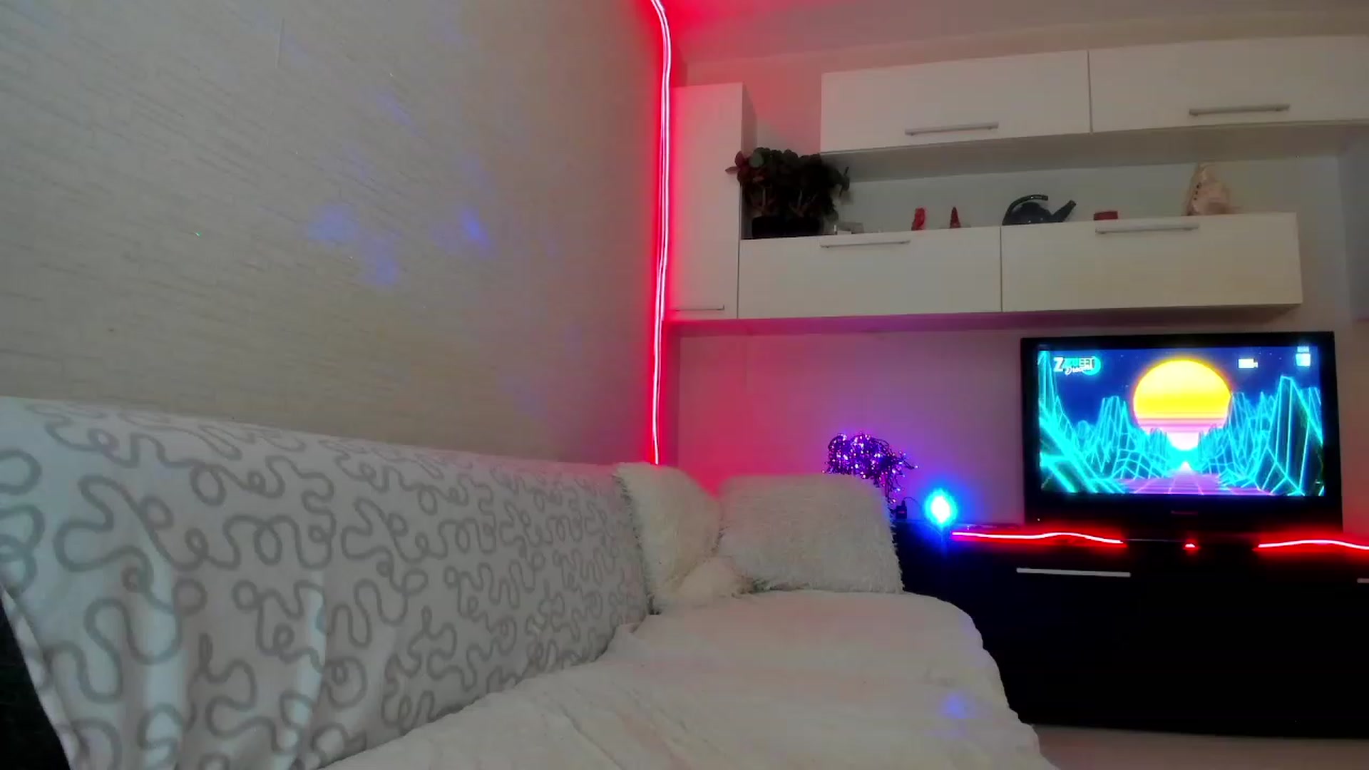 Gallery image thumbnail from SmileyTinaa's myfreecams stream on, 06/23/2023, 24:27 image 13 of 20