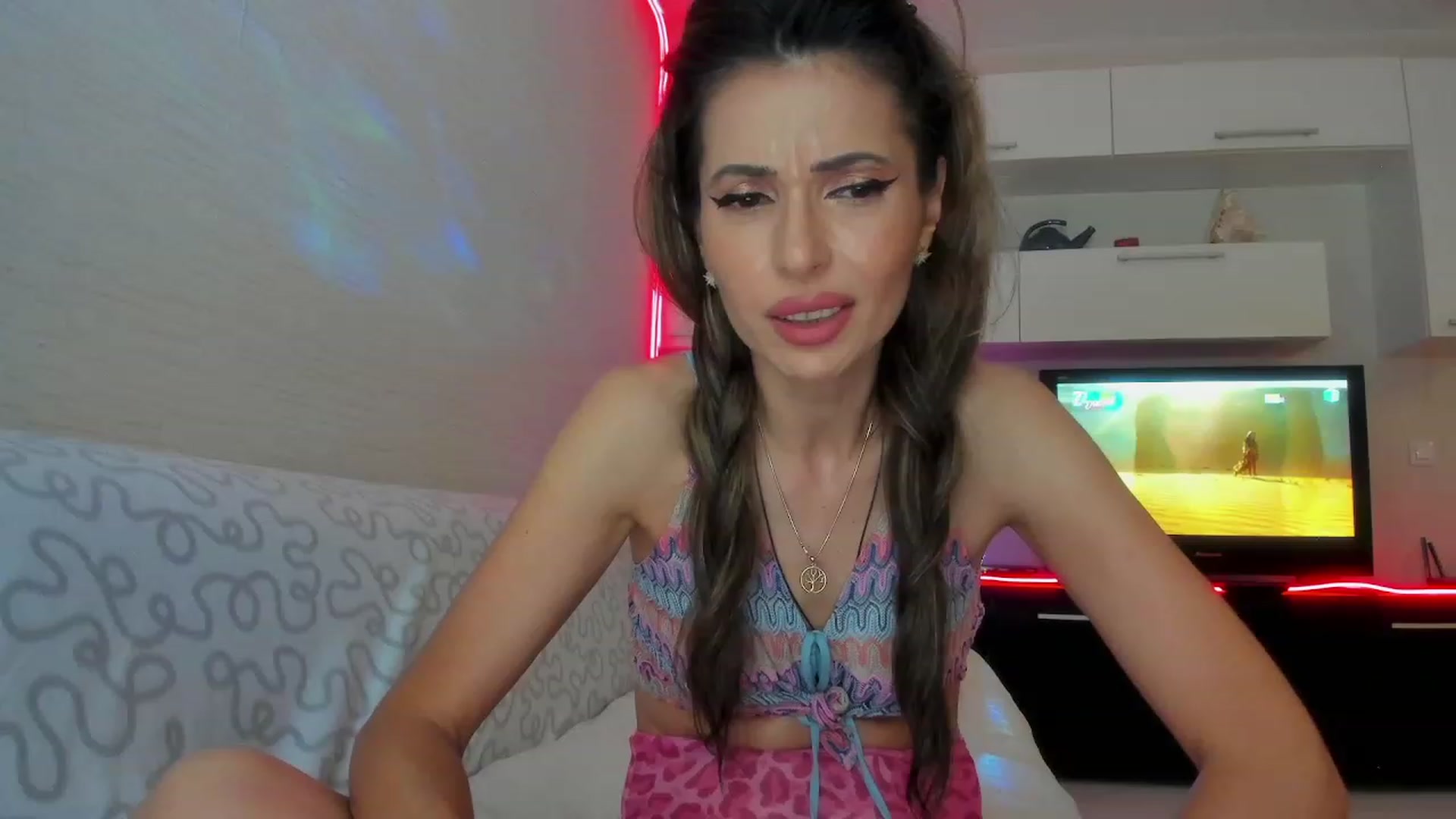 Gallery image thumbnail from SmileyTinaa's myfreecams stream on, 06/26/2023, 22:14 image 13 of 20