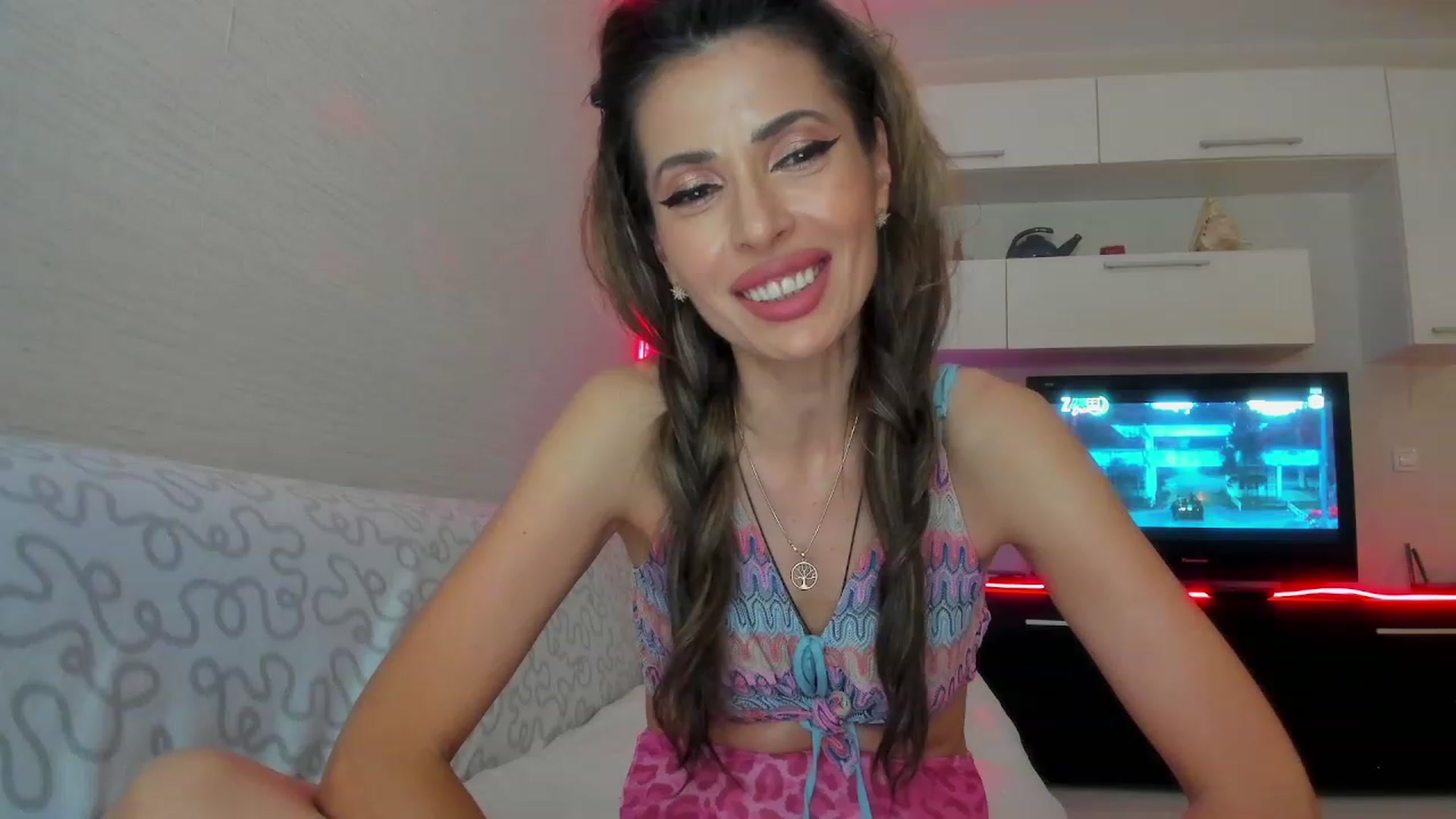 Gallery image thumbnail from SmileyTinaa's myfreecams stream on, 06/26/2023, 22:14 image 20 of 20