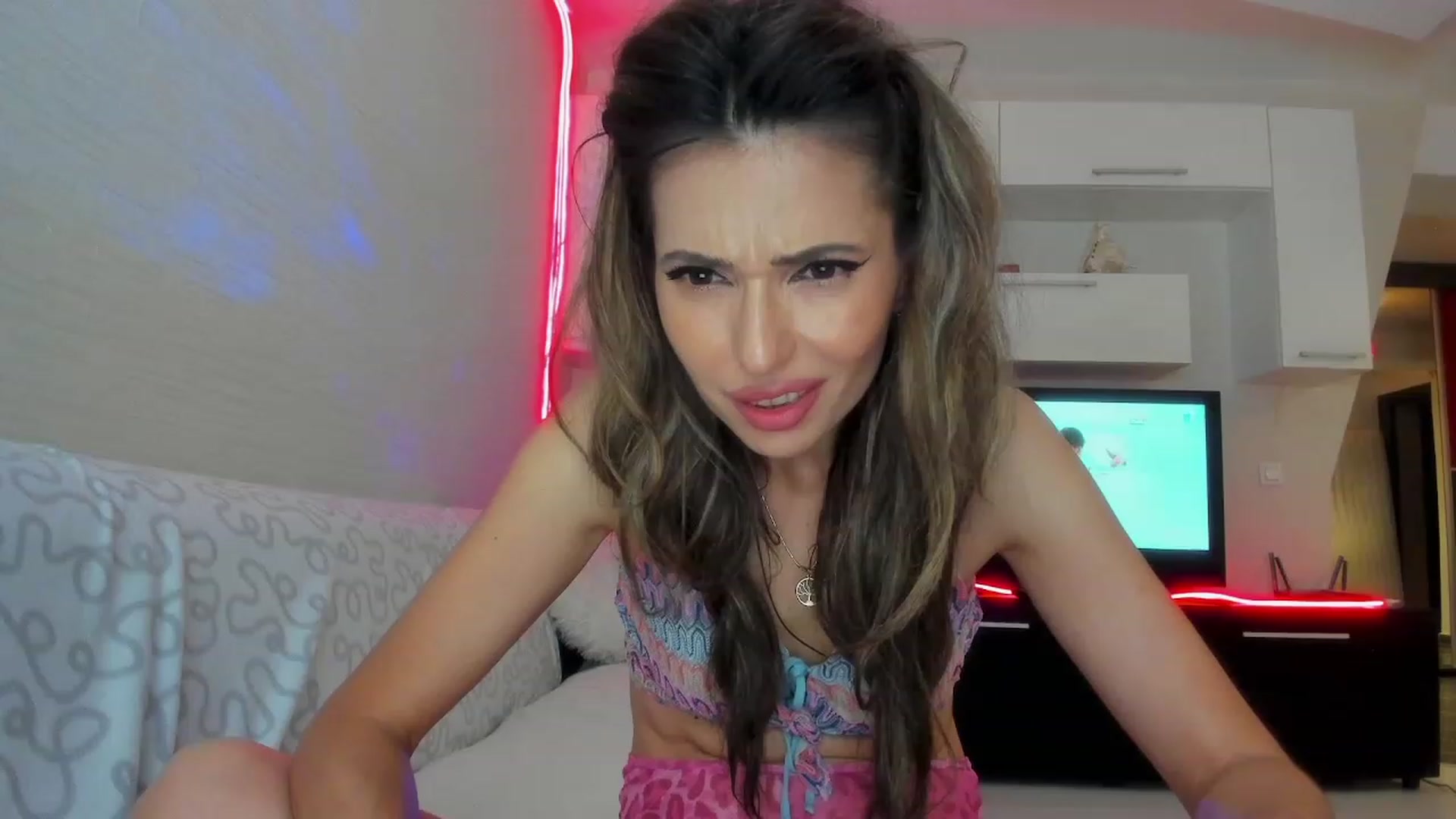 Gallery image thumbnail from SmileyTinaa's myfreecams stream on, 06/27/2023, 01:26 image 3 of 20
