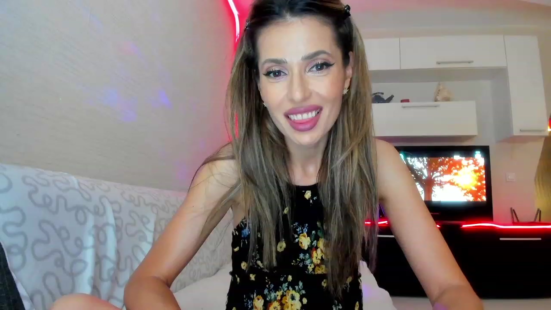 Gallery image thumbnail from SmileyTinaa's myfreecams stream on, 06/27/2023, 22:05 image 16 of 20