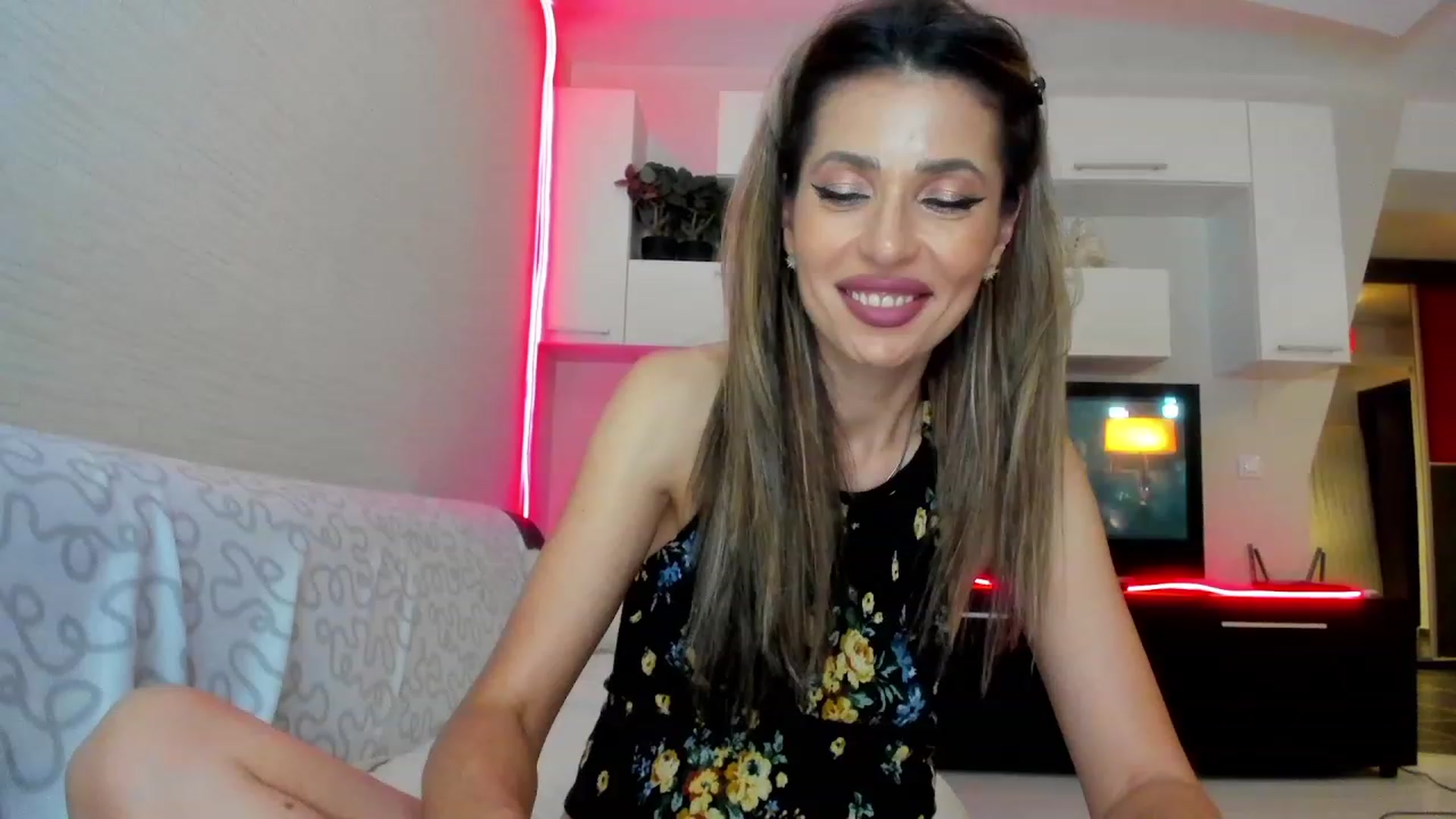 Gallery image thumbnail from SmileyTinaa's myfreecams stream on, 06/28/2023, 01:39 image 9 of 20