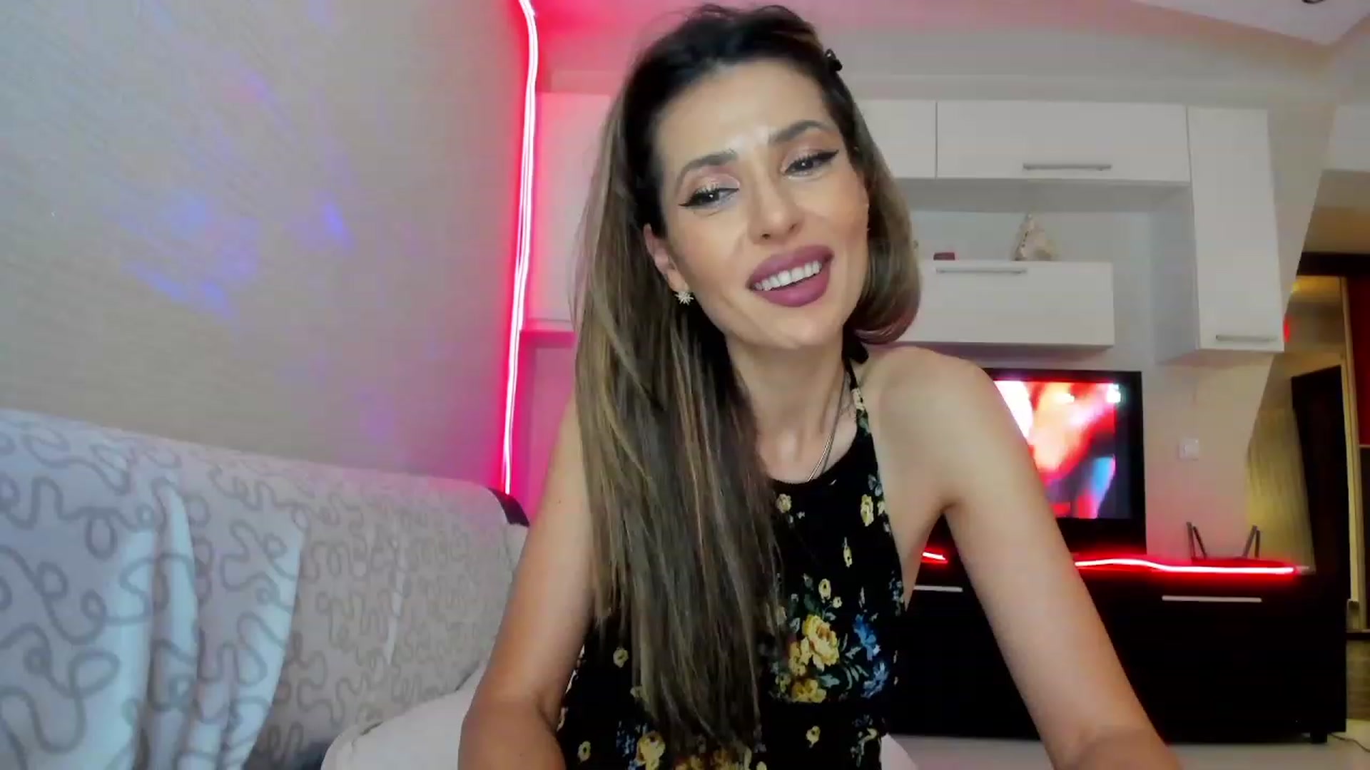 Gallery image thumbnail from SmileyTinaa's myfreecams stream on, 06/28/2023, 01:39 image 6 of 20