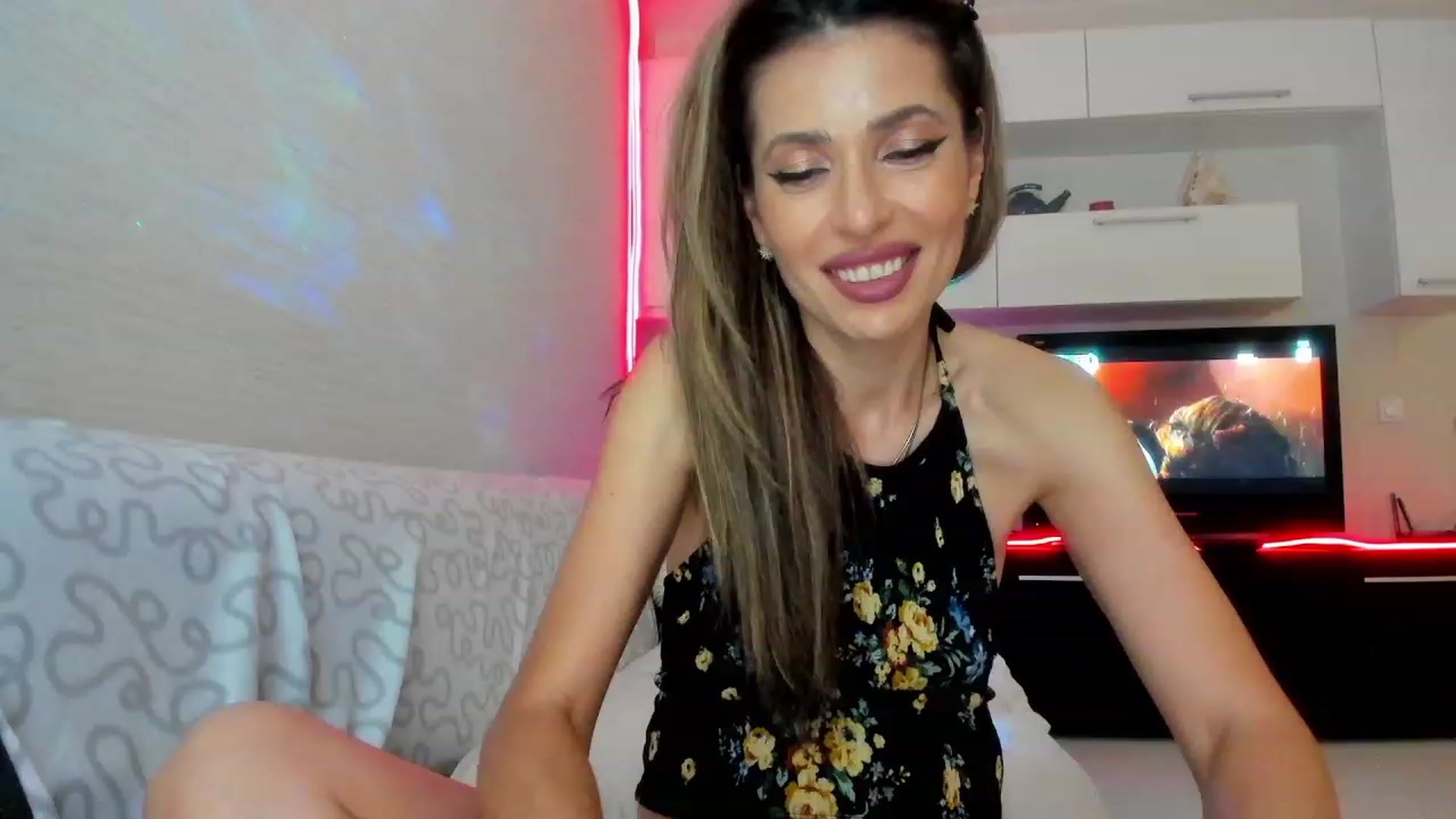 Gallery image thumbnail from SmileyTinaa's myfreecams stream on, 06/28/2023, 01:39 image 3 of 20