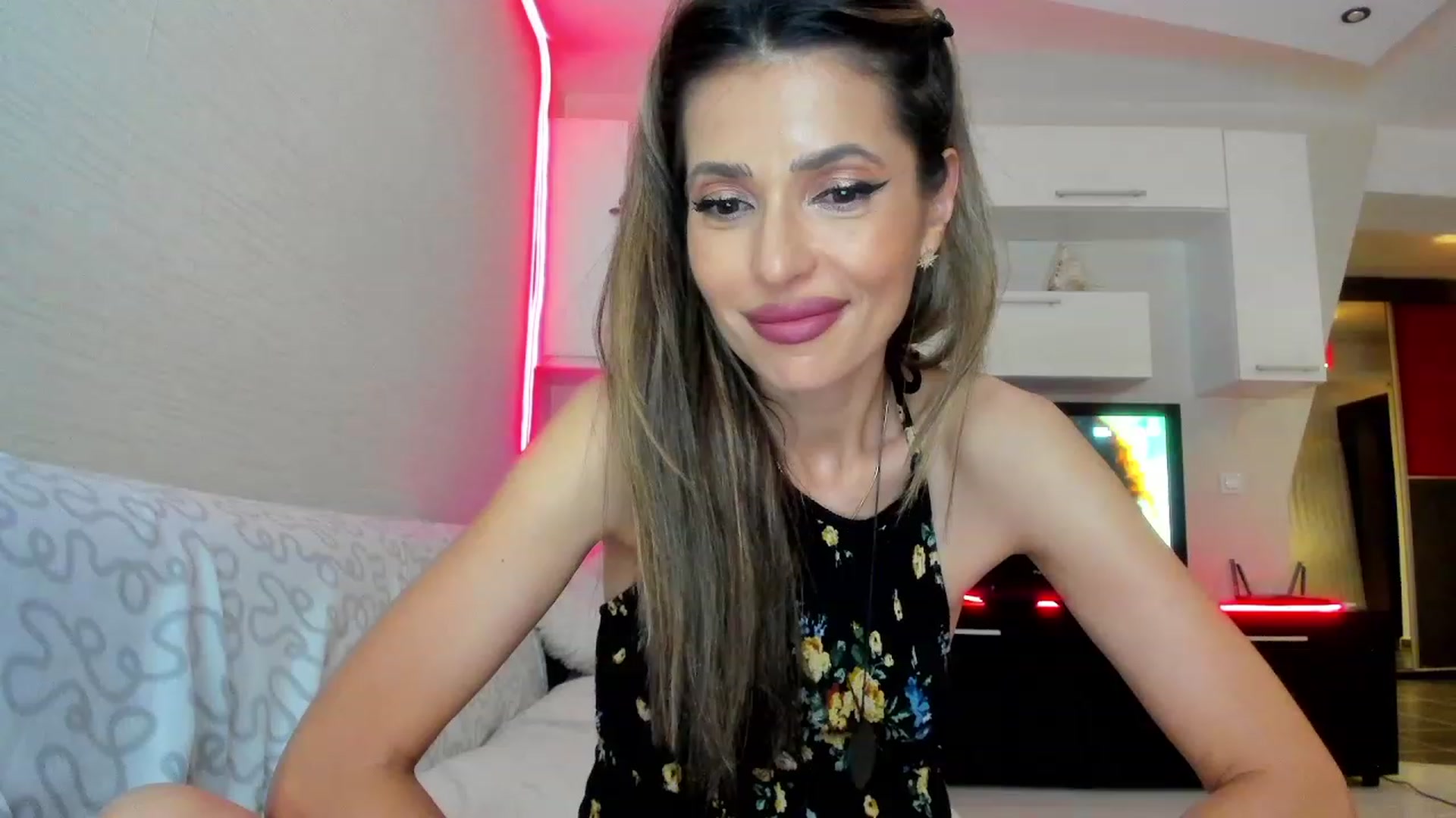 Gallery image thumbnail from SmileyTinaa's myfreecams stream on, 06/28/2023, 01:39 image 18 of 20