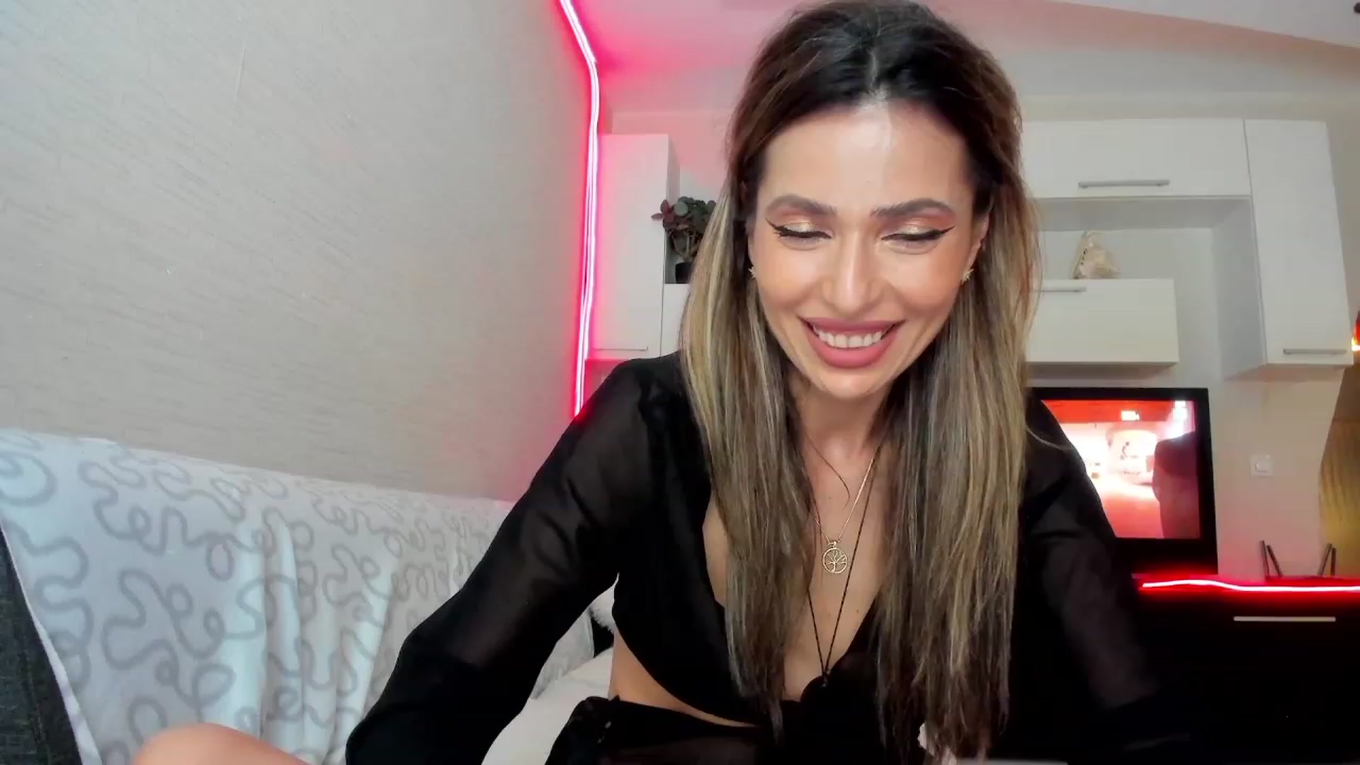 Gallery image thumbnail from SmileyTinaa's myfreecams stream on, 06/28/2023, 22:10 image 19 of 20