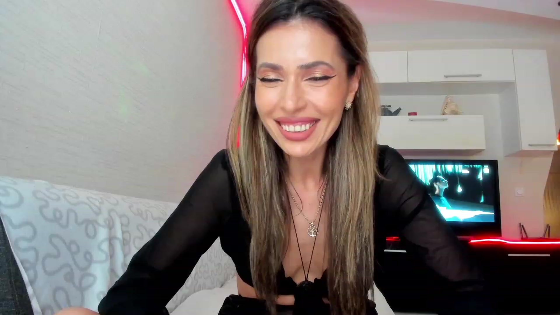 Gallery image thumbnail from SmileyTinaa's myfreecams stream on, 06/28/2023, 22:10 image 15 of 20