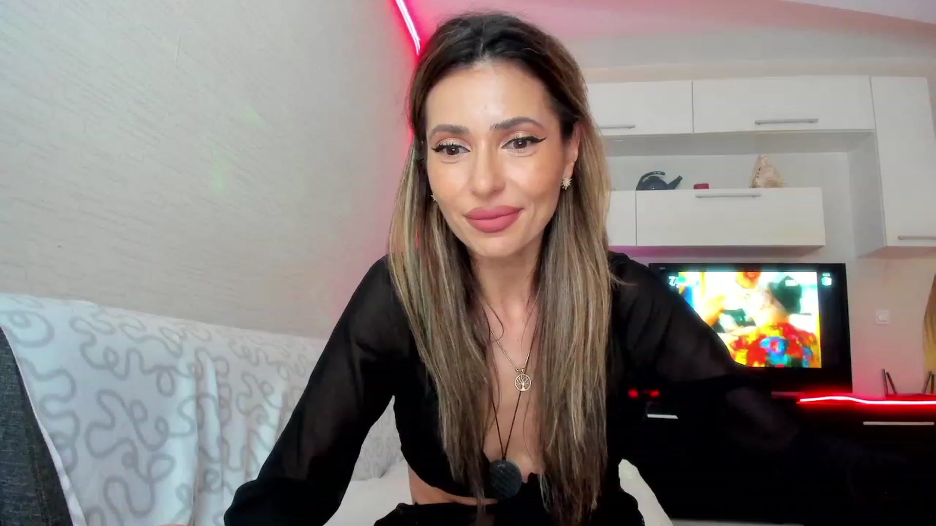 Gallery image thumbnail from SmileyTinaa's myfreecams stream on, 06/28/2023, 22:10 image 11 of 20