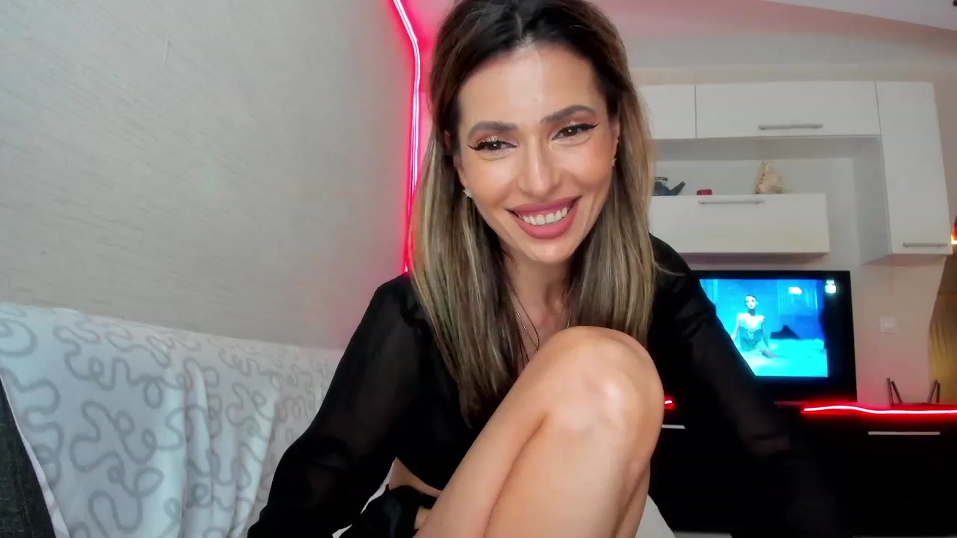 Gallery image thumbnail from SmileyTinaa's myfreecams stream on, 06/28/2023, 22:10 image 12 of 20