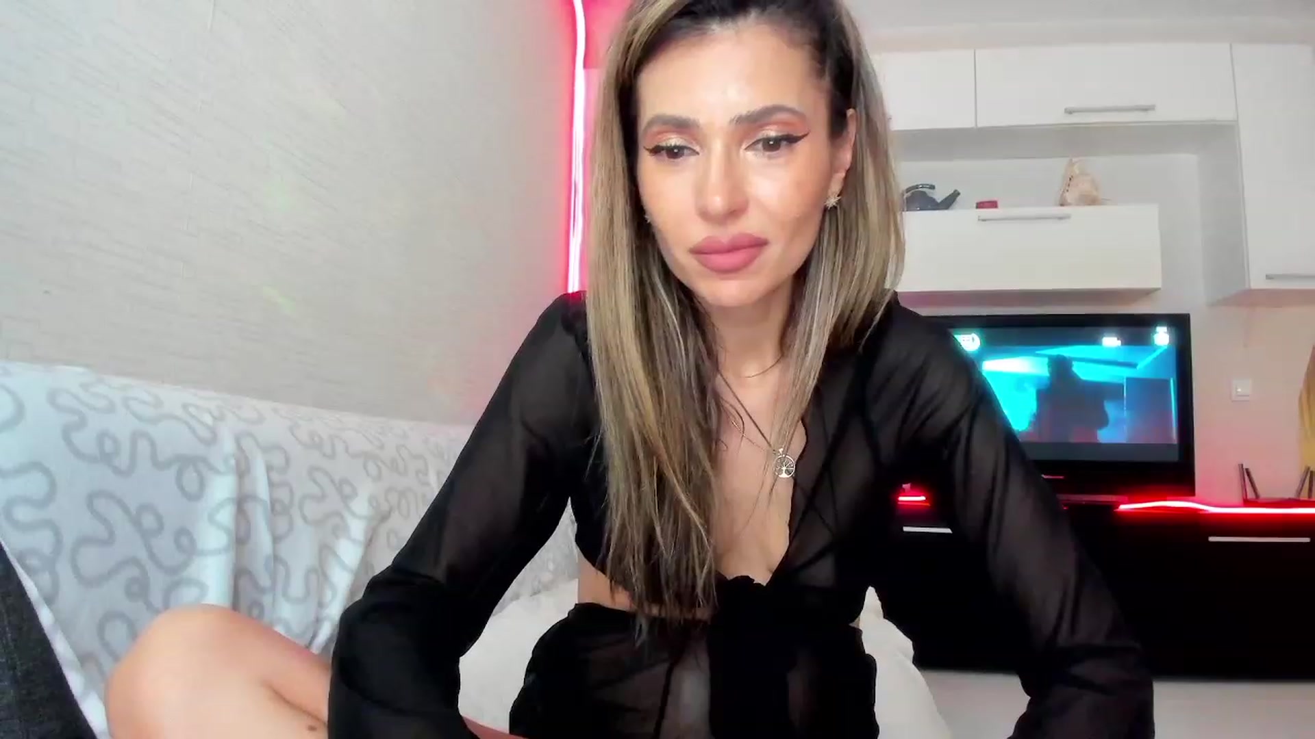 Gallery image thumbnail from SmileyTinaa's myfreecams stream on, 06/29/2023, 02:21 image 16 of 20