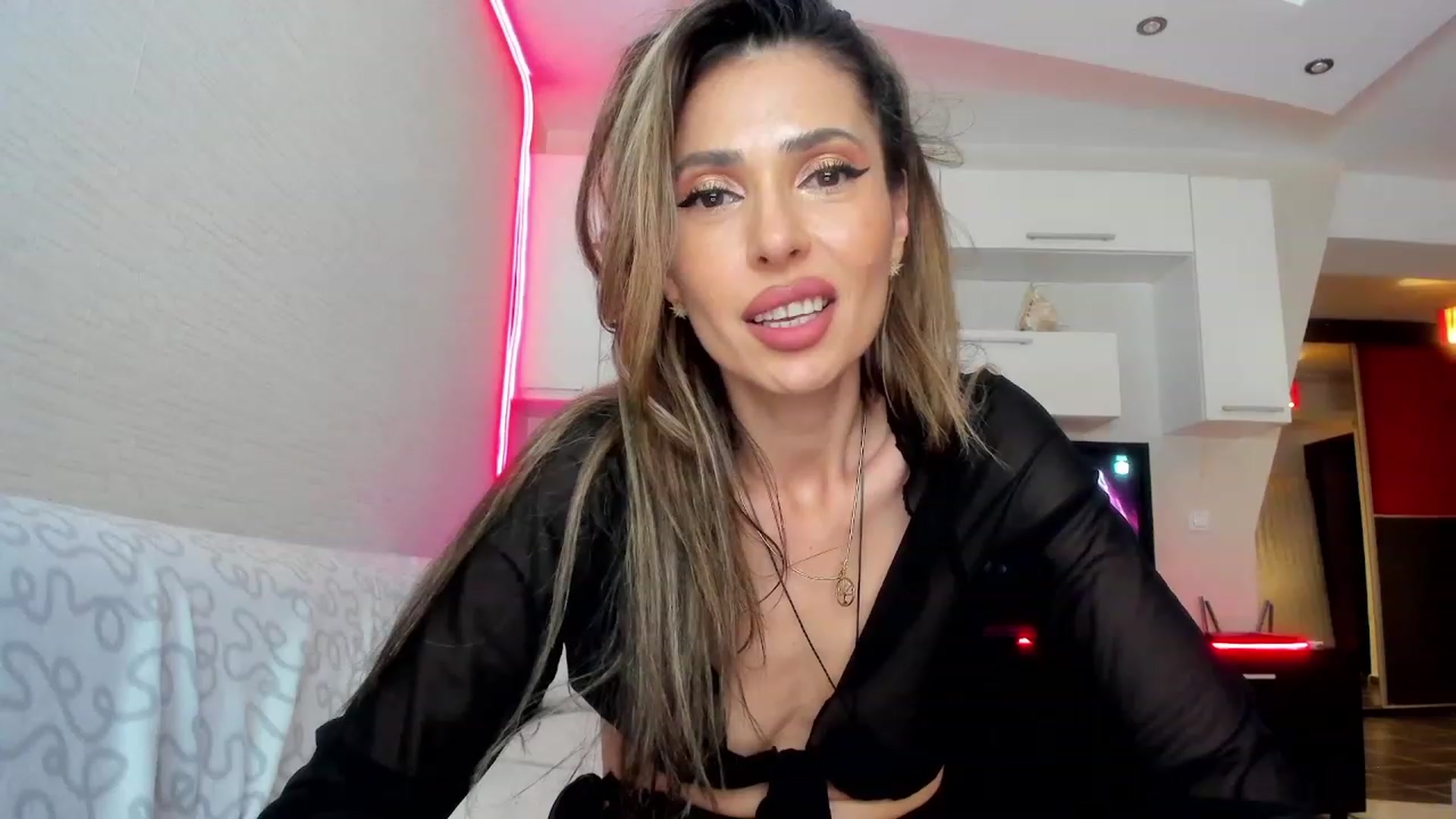 Gallery image thumbnail from SmileyTinaa's myfreecams stream on, 06/29/2023, 02:21 image 1 of 20