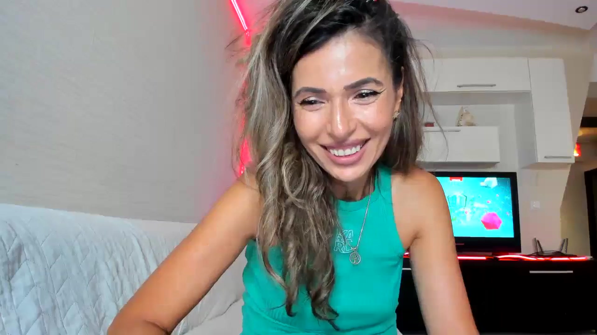 Gallery image thumbnail from SmileyTinaa's myfreecams stream on, 09/06/2023, 24:05 image 6 of 20