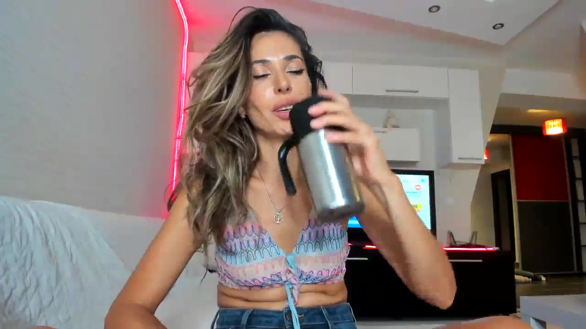 Gallery image thumbnail from SmileyTinaa's myfreecams stream on, 09/07/2023, 04:33 image 4 of 20