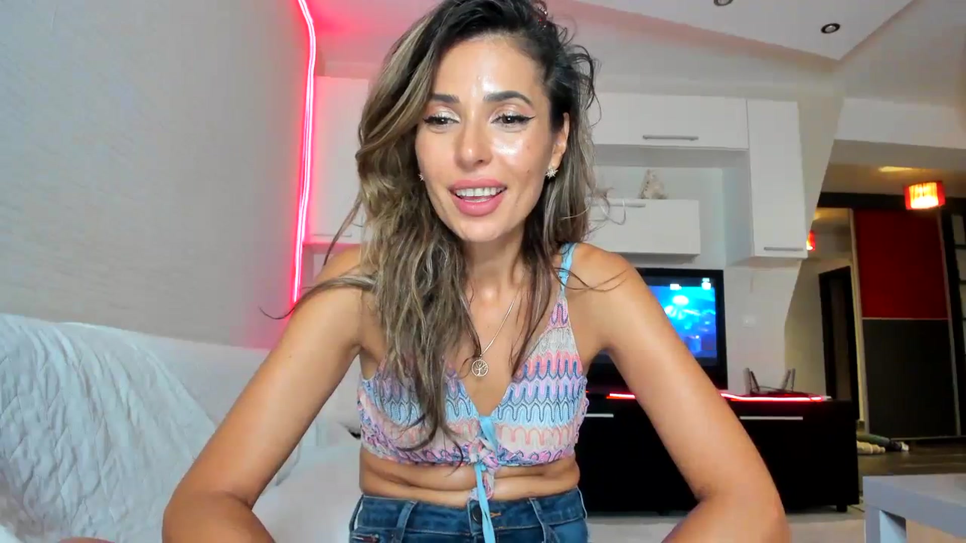 Gallery image thumbnail from SmileyTinaa's myfreecams stream on, 09/07/2023, 04:33 image 5 of 20