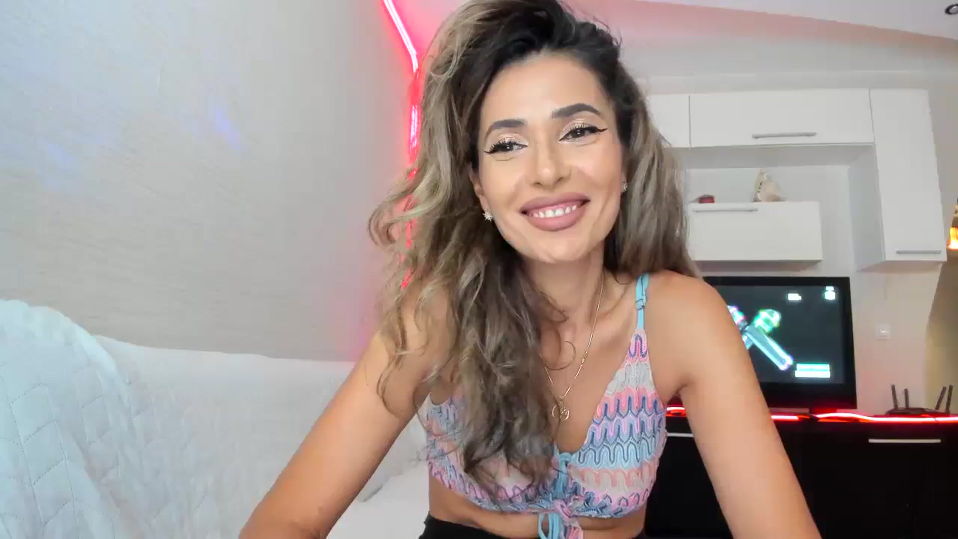 Gallery image thumbnail from SmileyTinaa's myfreecams stream on, 09/12/2023, 20:24 image 12 of 20