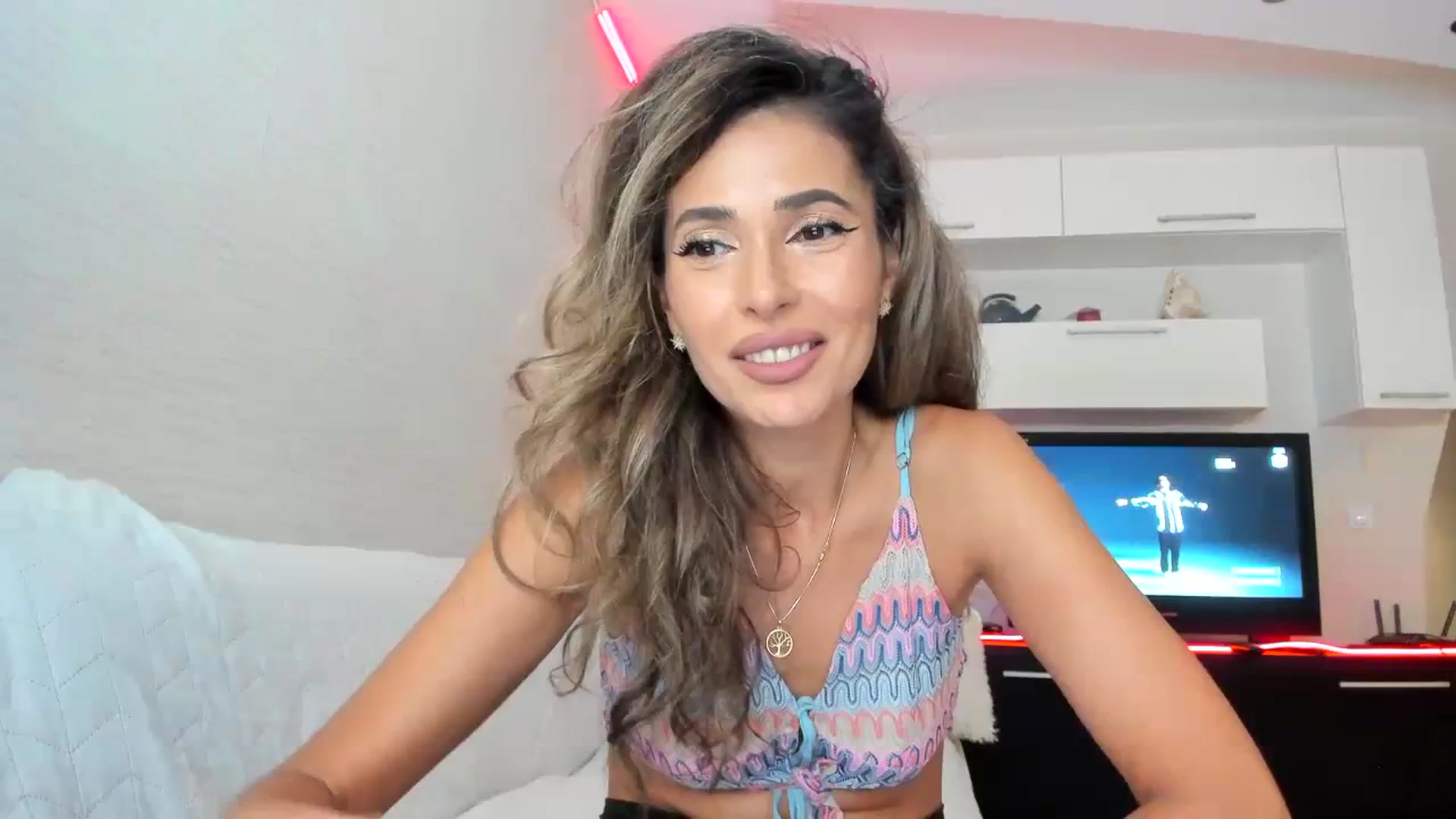 Gallery image thumbnail from SmileyTinaa's myfreecams stream on, 09/12/2023, 20:24 image 19 of 20