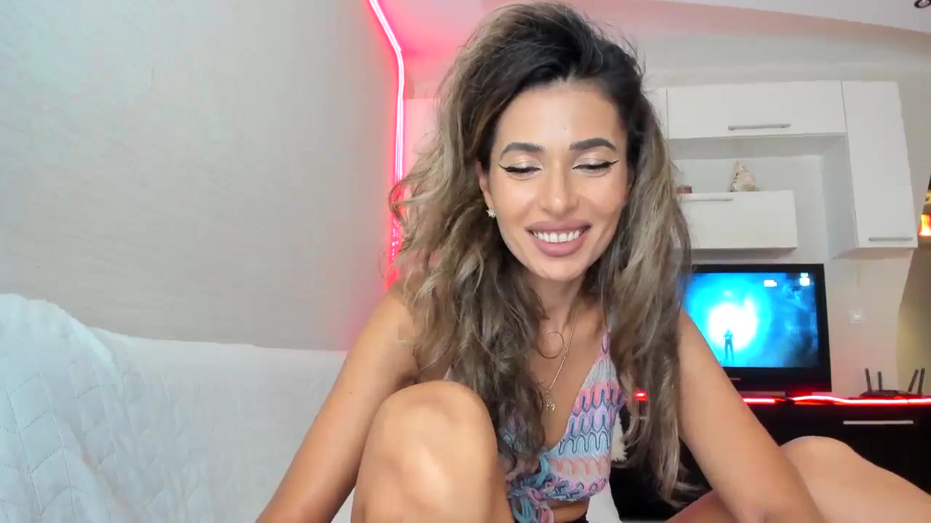 Gallery image thumbnail from SmileyTinaa's myfreecams stream on, 09/12/2023, 20:24 image 4 of 20