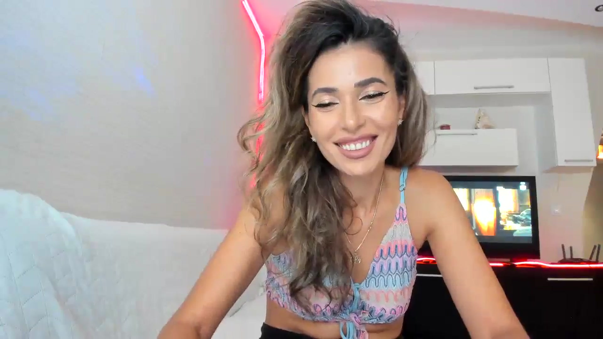 Gallery image thumbnail from SmileyTinaa's myfreecams stream on, 09/12/2023, 20:24 image 6 of 20