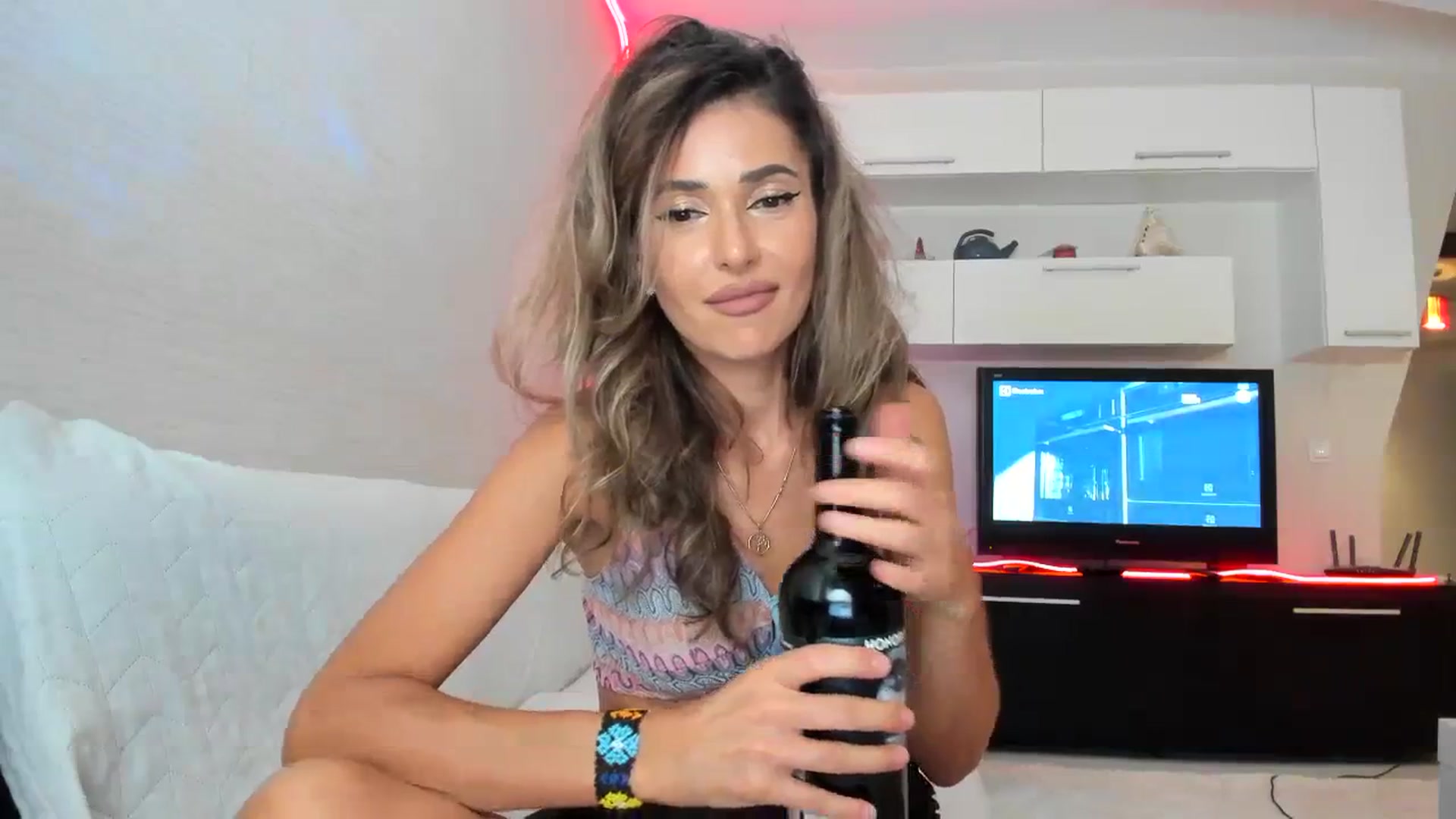 Gallery image thumbnail from SmileyTinaa's myfreecams stream on, 09/12/2023, 22:29 image 2 of 20