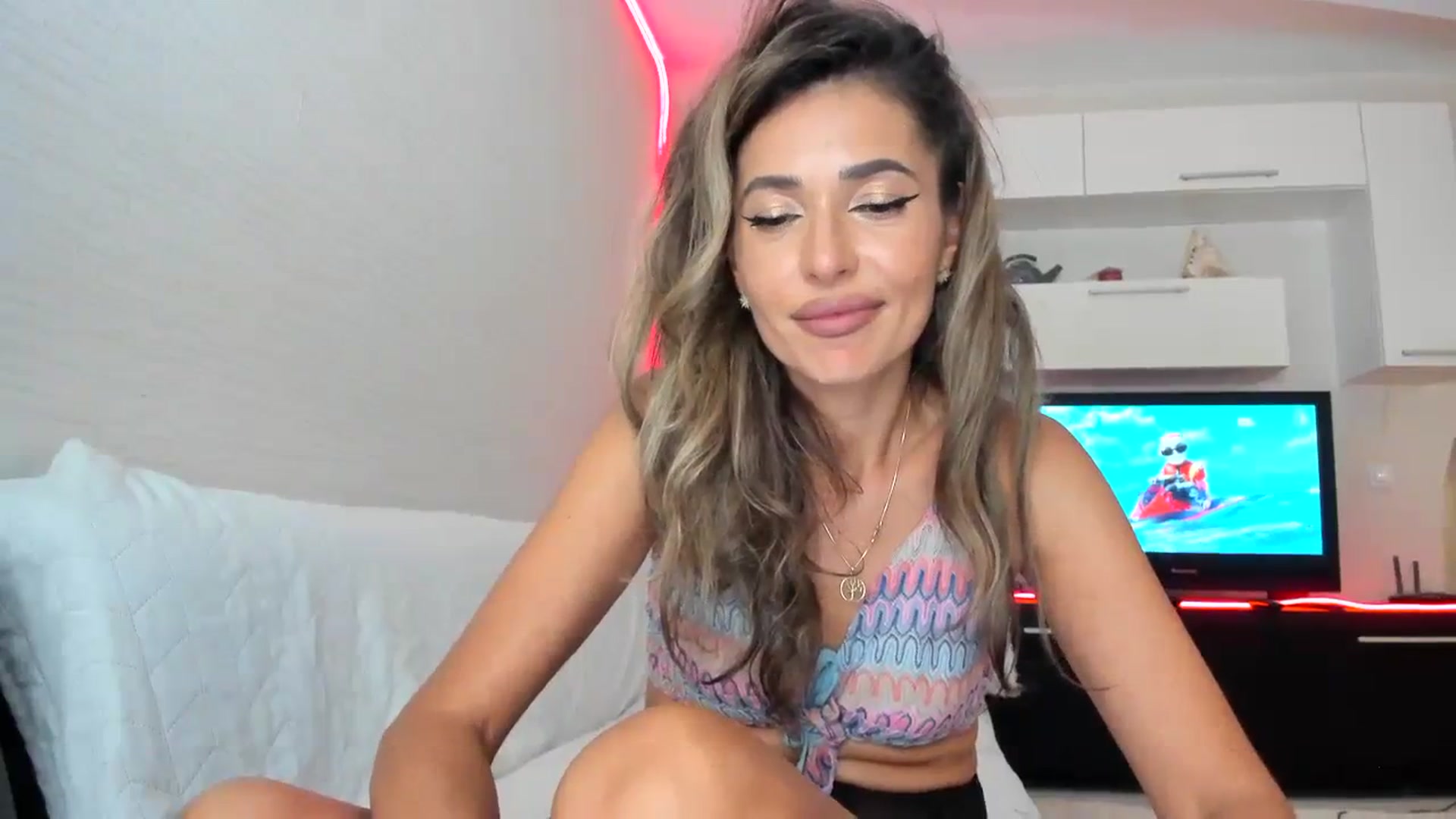 Gallery image thumbnail from SmileyTinaa's myfreecams stream on, 09/13/2023, 24:14 image 11 of 20