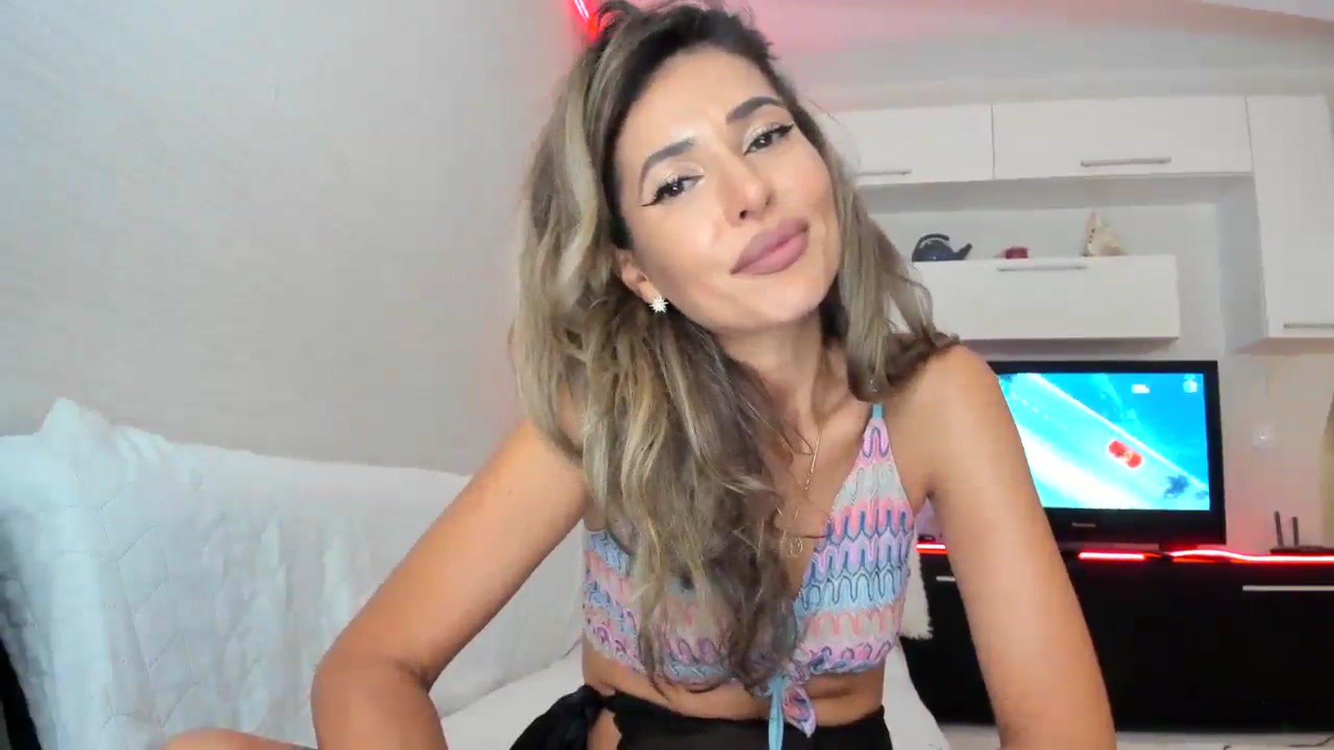 Gallery image thumbnail from SmileyTinaa's myfreecams stream on, 09/13/2023, 24:14 image 10 of 20
