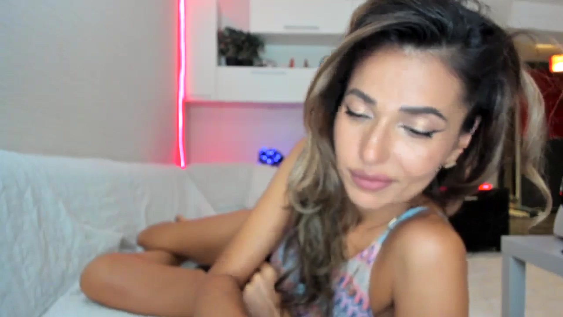 Gallery image thumbnail from SmileyTinaa's myfreecams stream on, 09/13/2023, 24:42 image 3 of 20