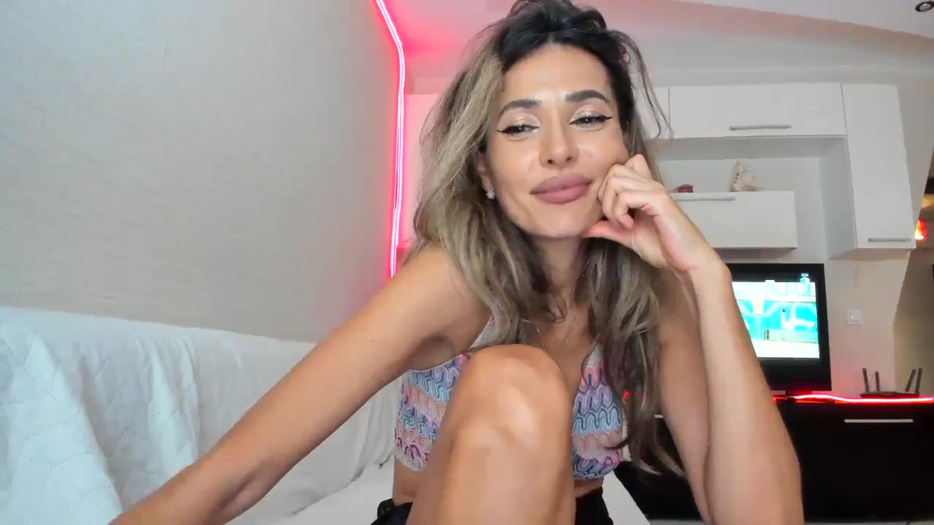 Gallery image thumbnail from SmileyTinaa's myfreecams stream on, 09/13/2023, 02:12 image 17 of 20
