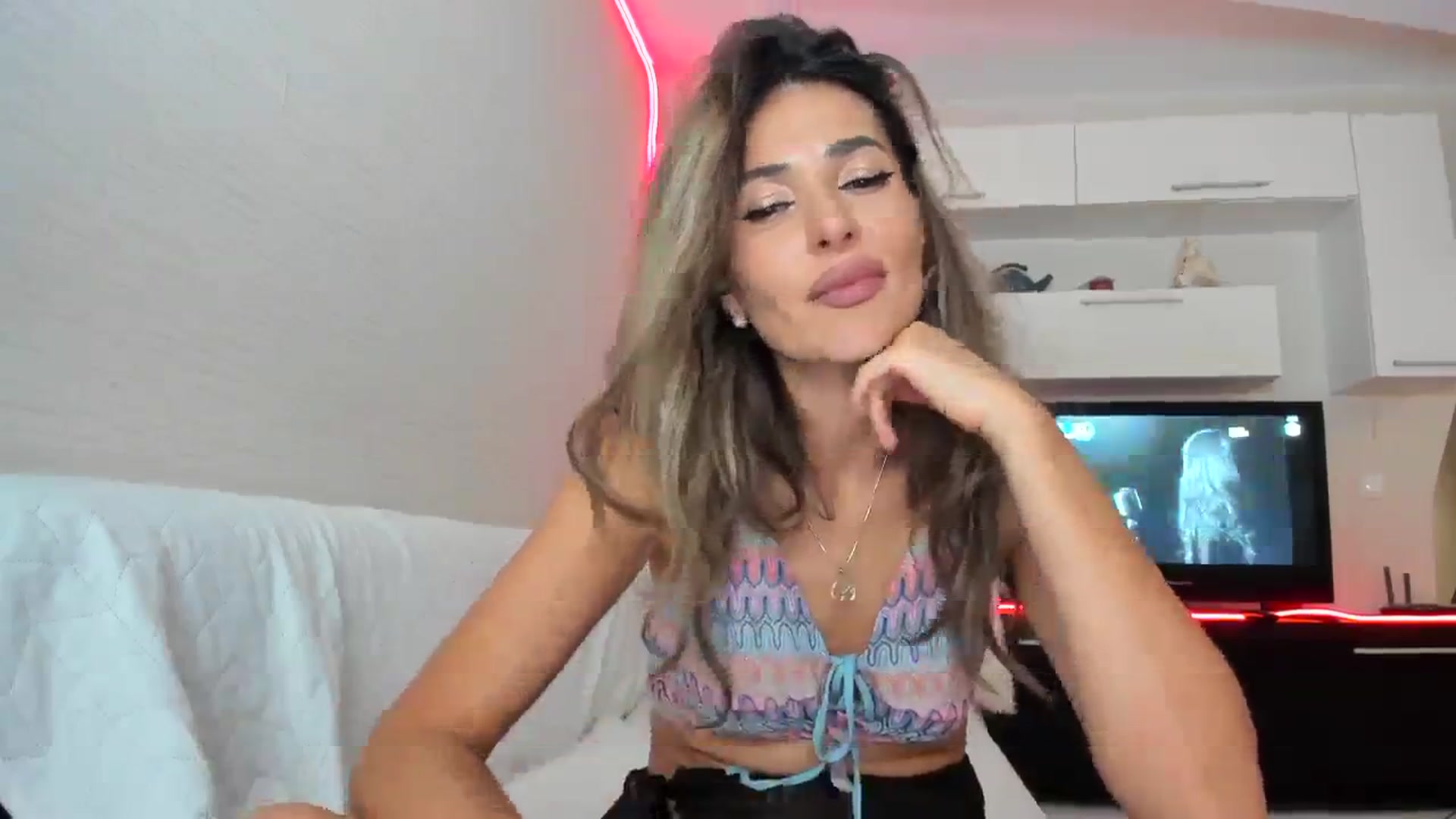 Gallery image thumbnail from SmileyTinaa's myfreecams stream on, 09/13/2023, 02:12 image 11 of 20