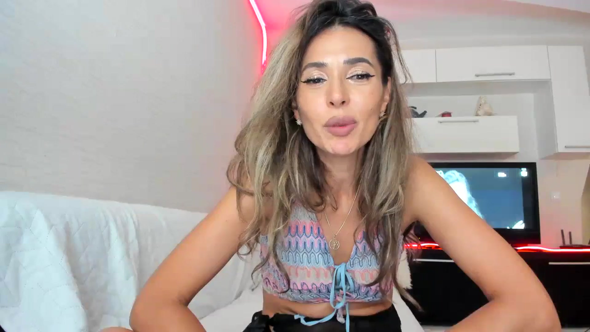 Gallery image thumbnail from SmileyTinaa's myfreecams stream on, 09/13/2023, 02:12 image 10 of 20