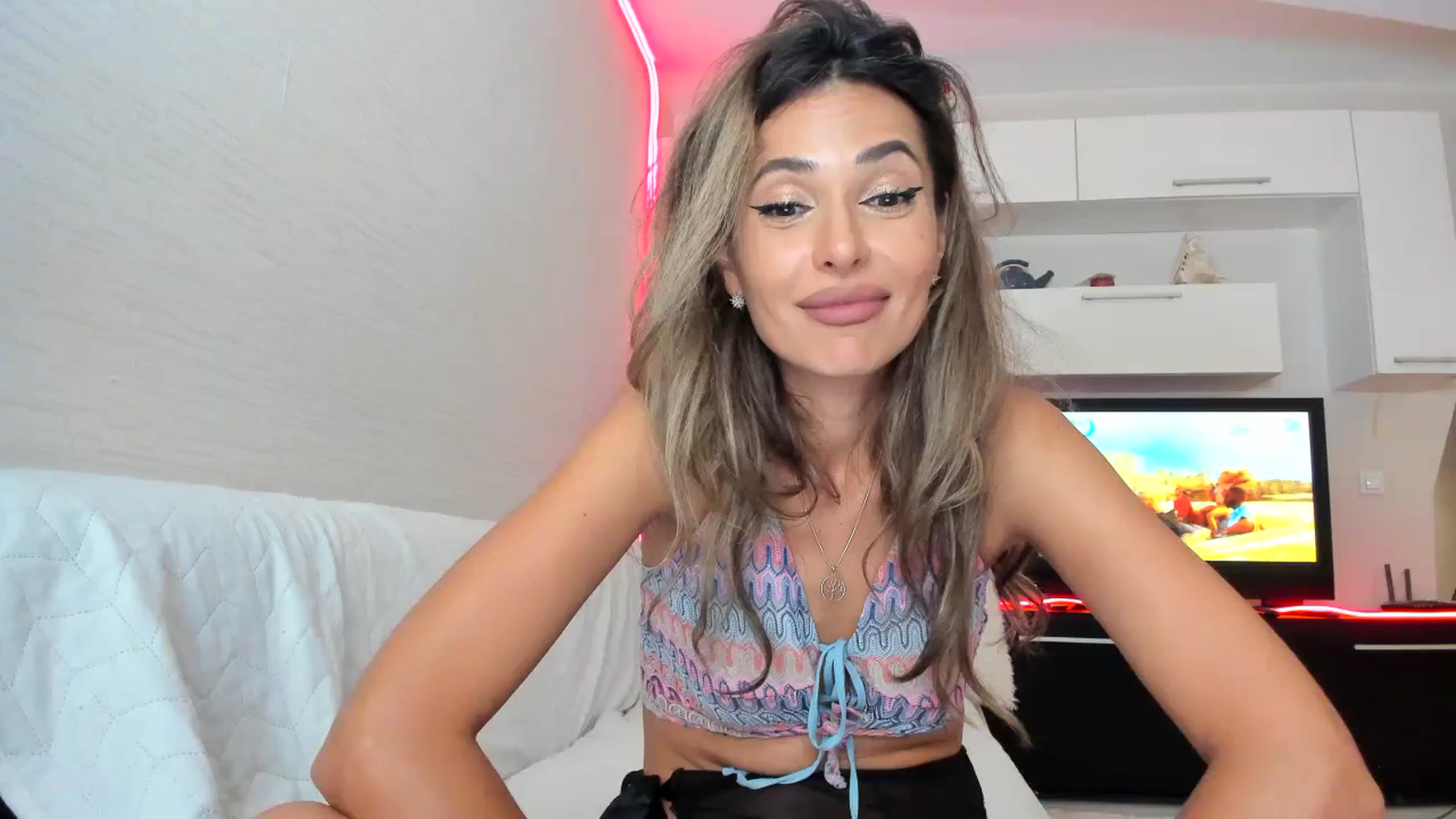 Gallery image thumbnail from SmileyTinaa's myfreecams stream on, 09/13/2023, 02:12 image 16 of 20