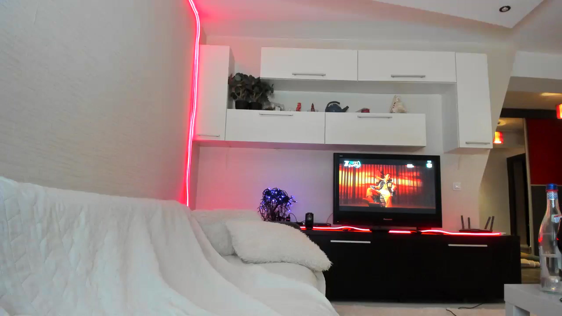 Gallery image thumbnail from SmileyTinaa's myfreecams stream on, 09/15/2023, 24:52 image 12 of 20