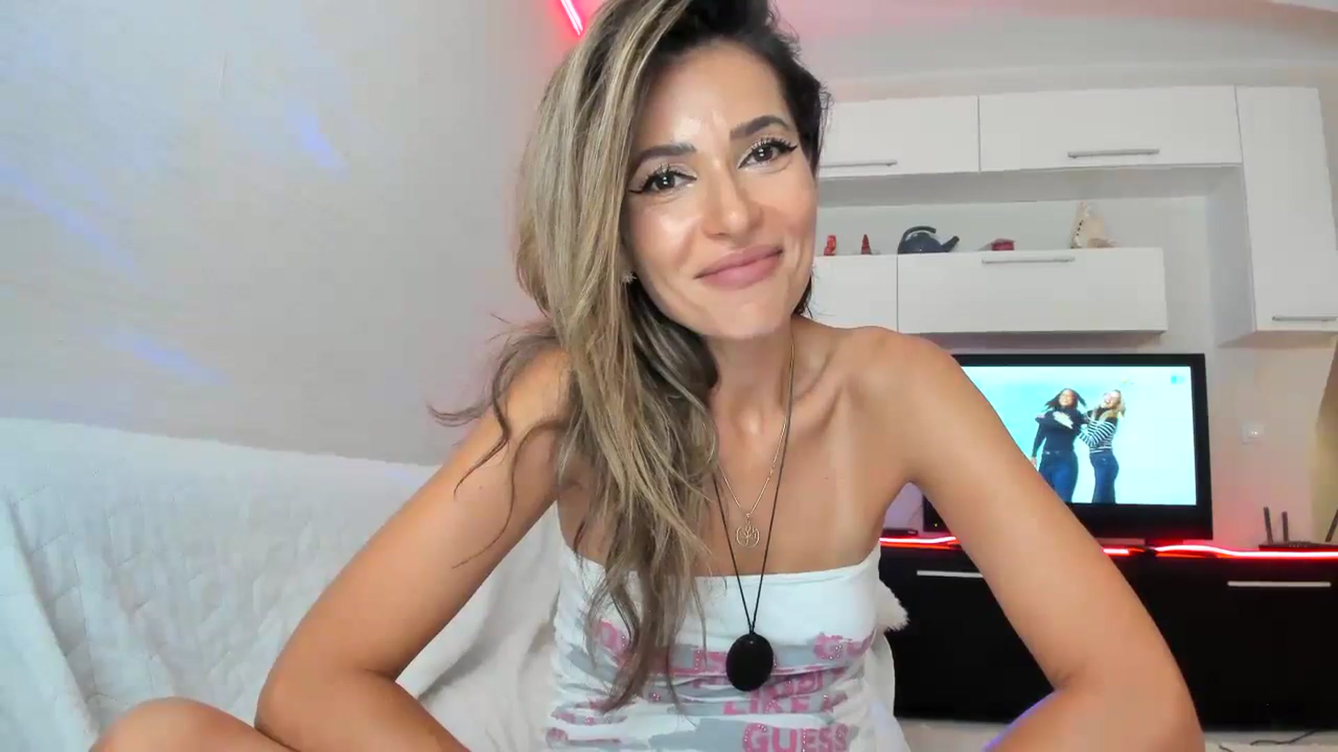 Gallery image thumbnail from SmileyTinaa's myfreecams stream on, 09/15/2023, 24:52 image 7 of 20